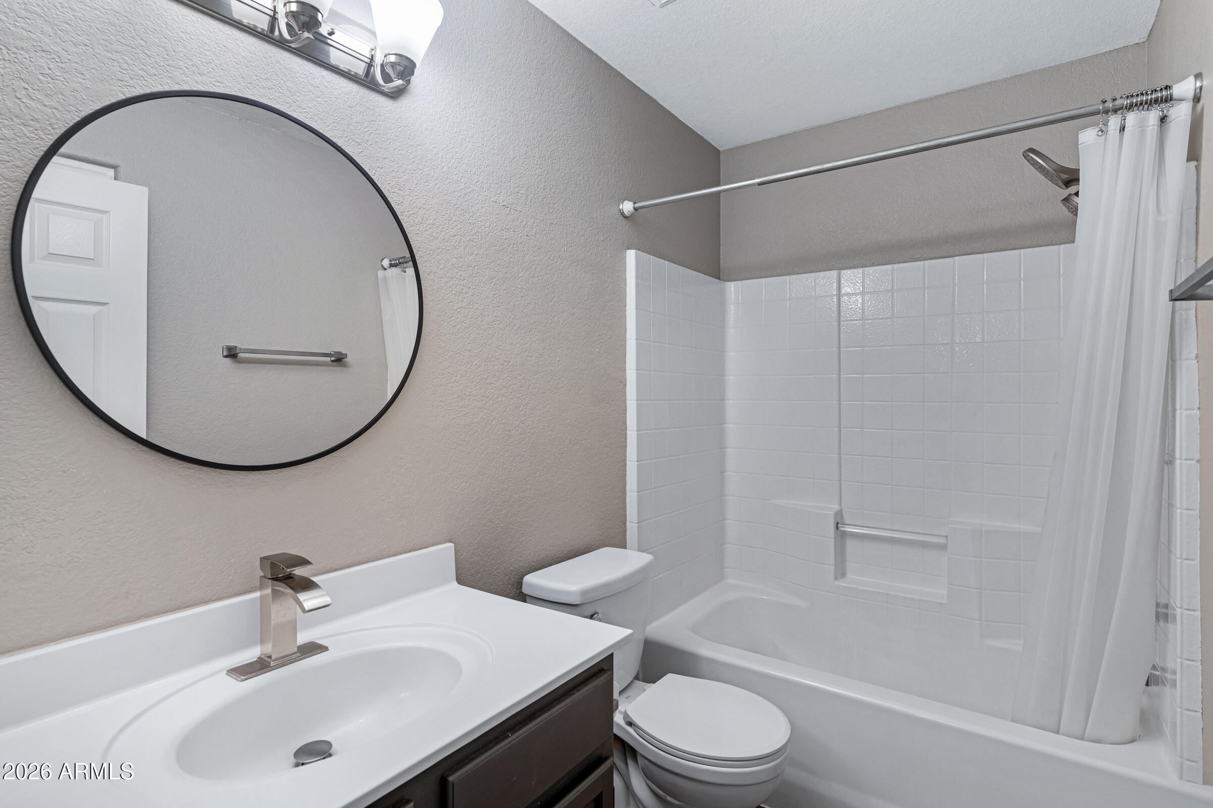 250 W Juniper Avenue 52