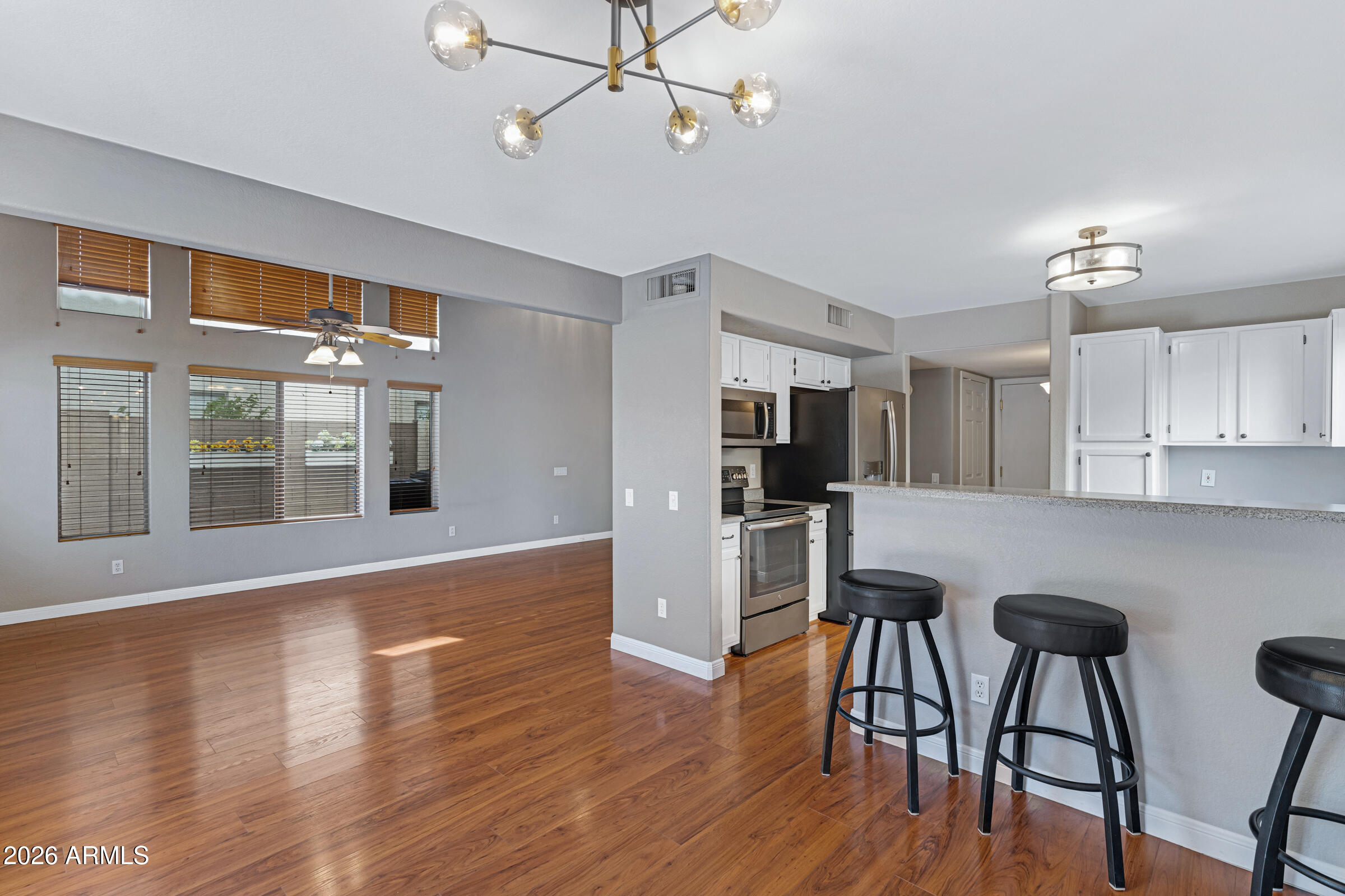 250 W Juniper Avenue 52