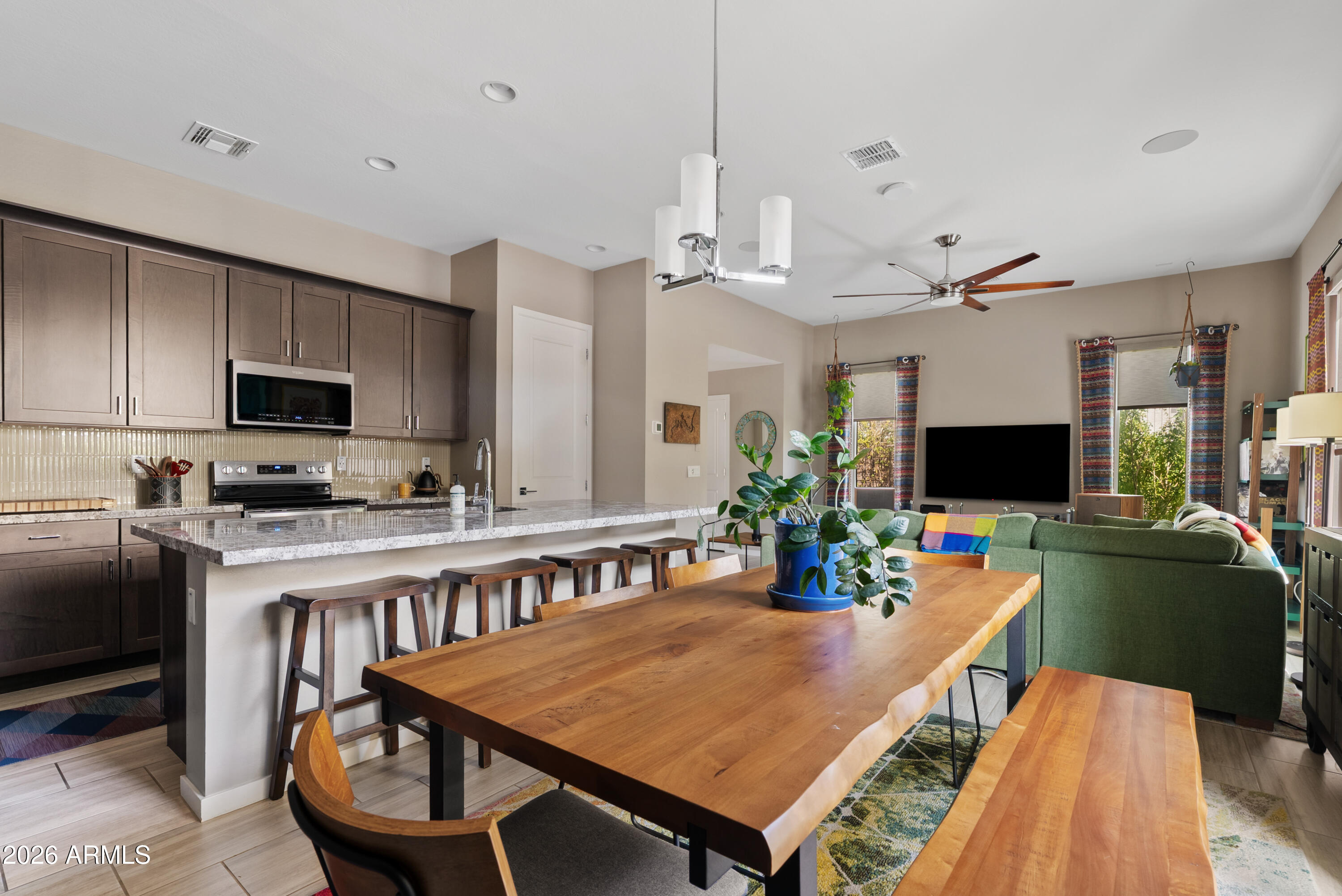901 S SMITH Road 1035