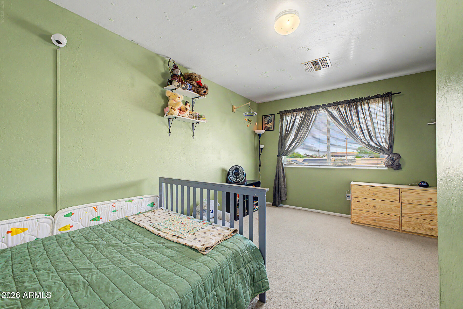 945 W COCOPAH Street