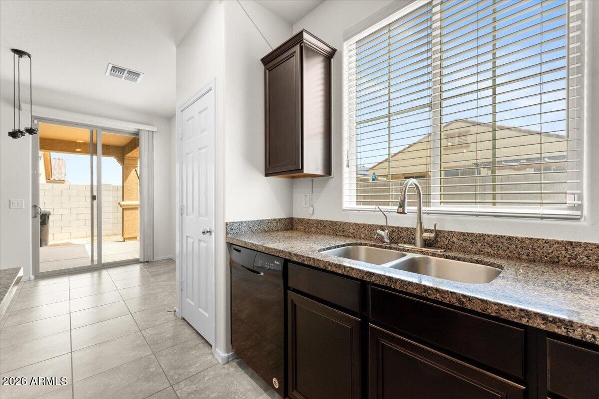 11795 W DAVIS Lane