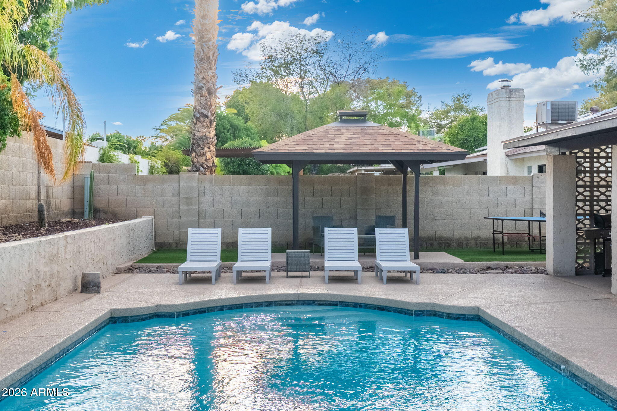 2331 E SUNNYSIDE Drive