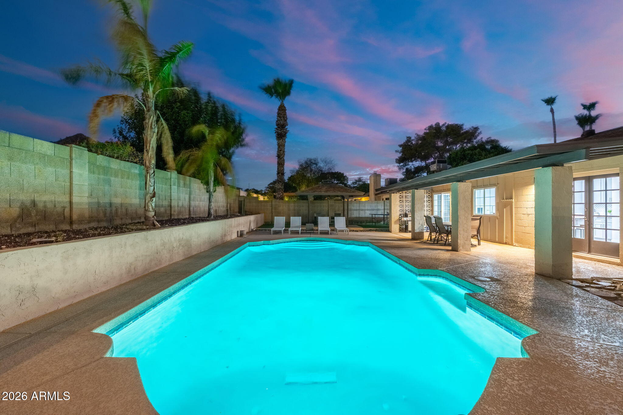 2331 E SUNNYSIDE Drive