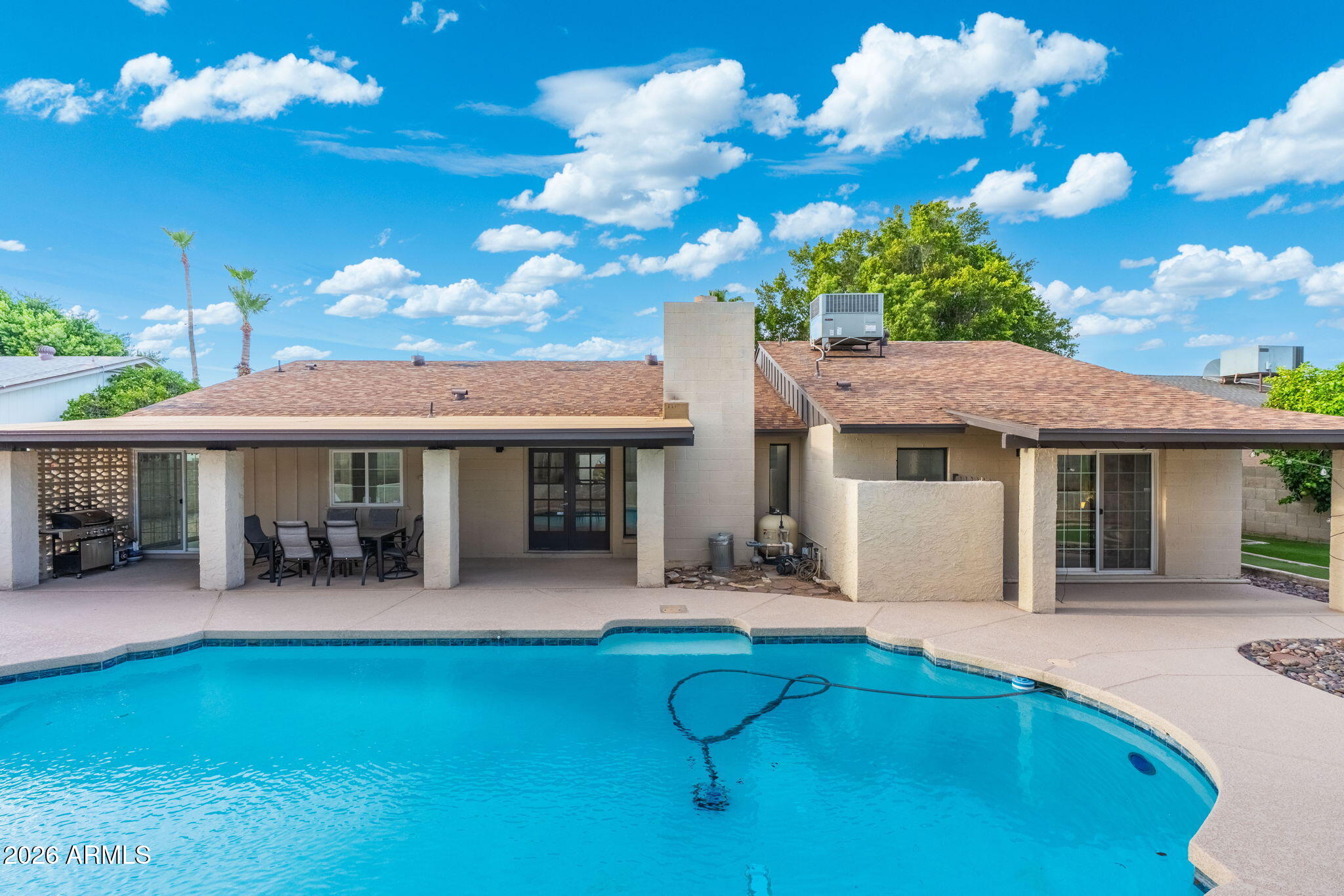2331 E SUNNYSIDE Drive