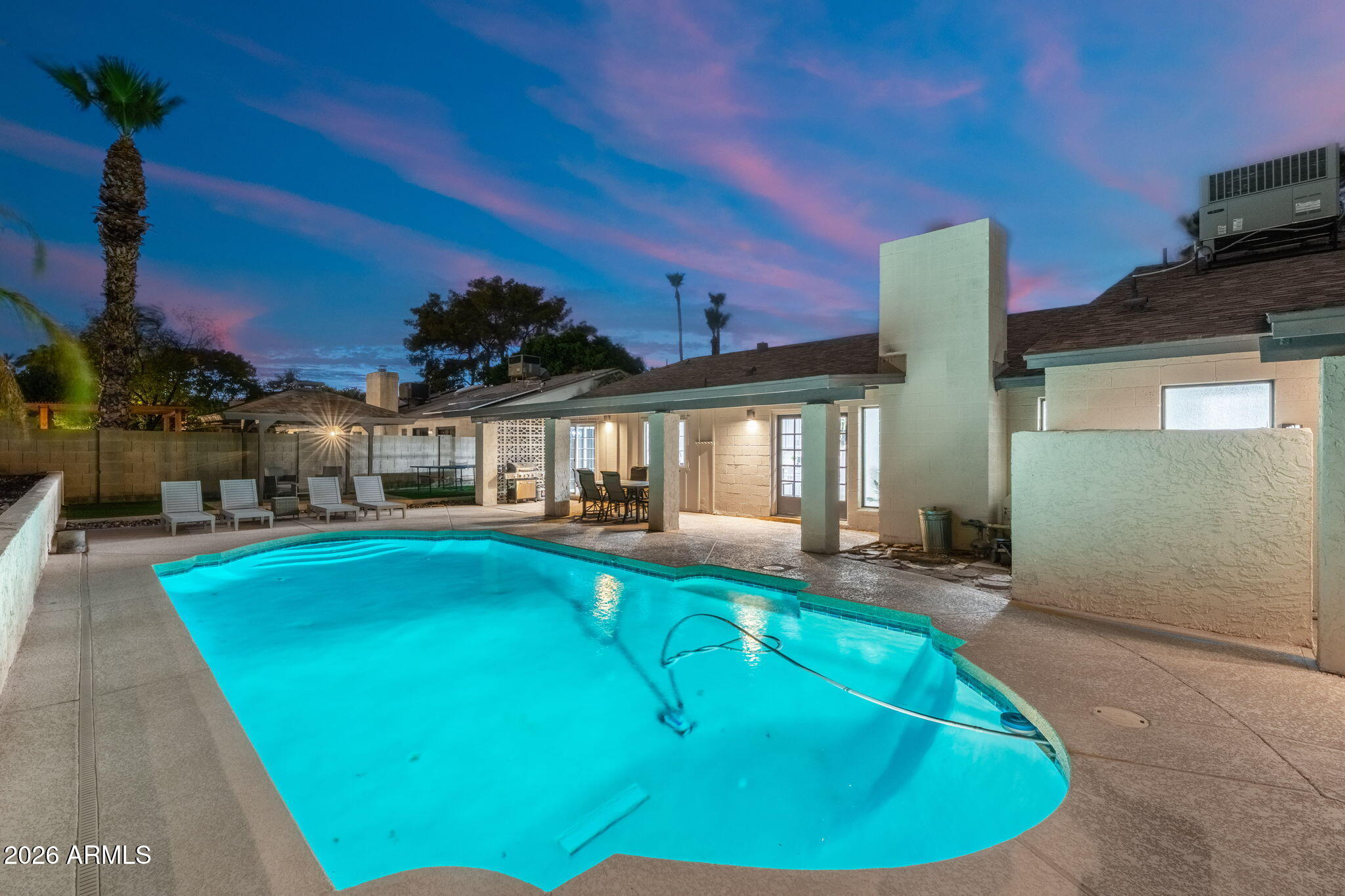 2331 E SUNNYSIDE Drive