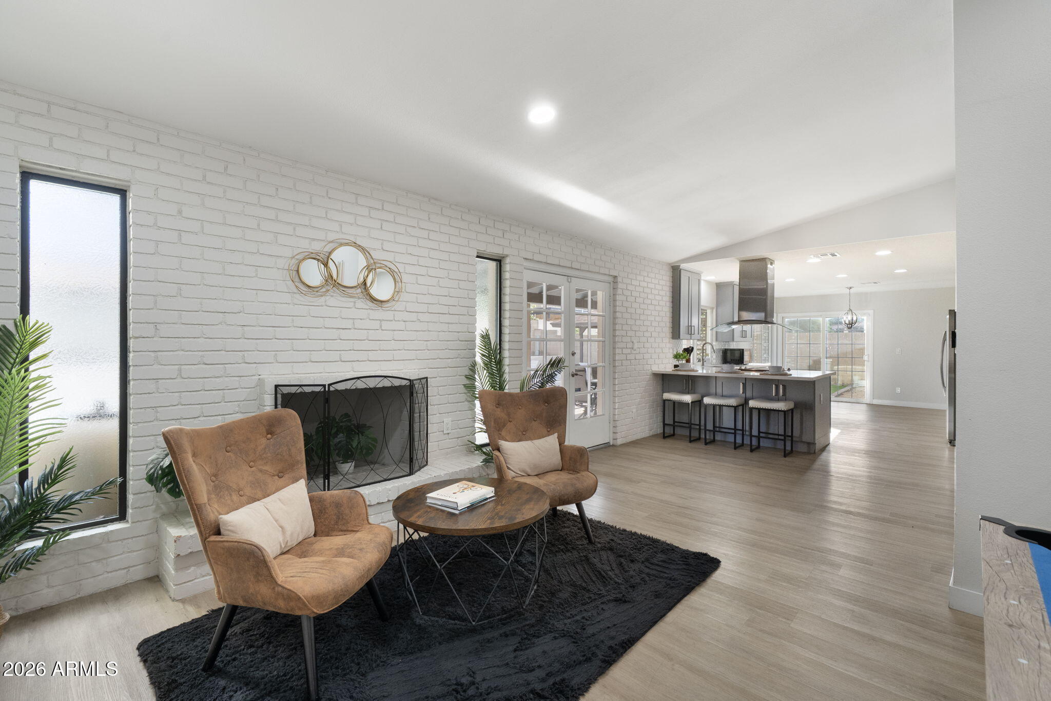 2331 E SUNNYSIDE Drive