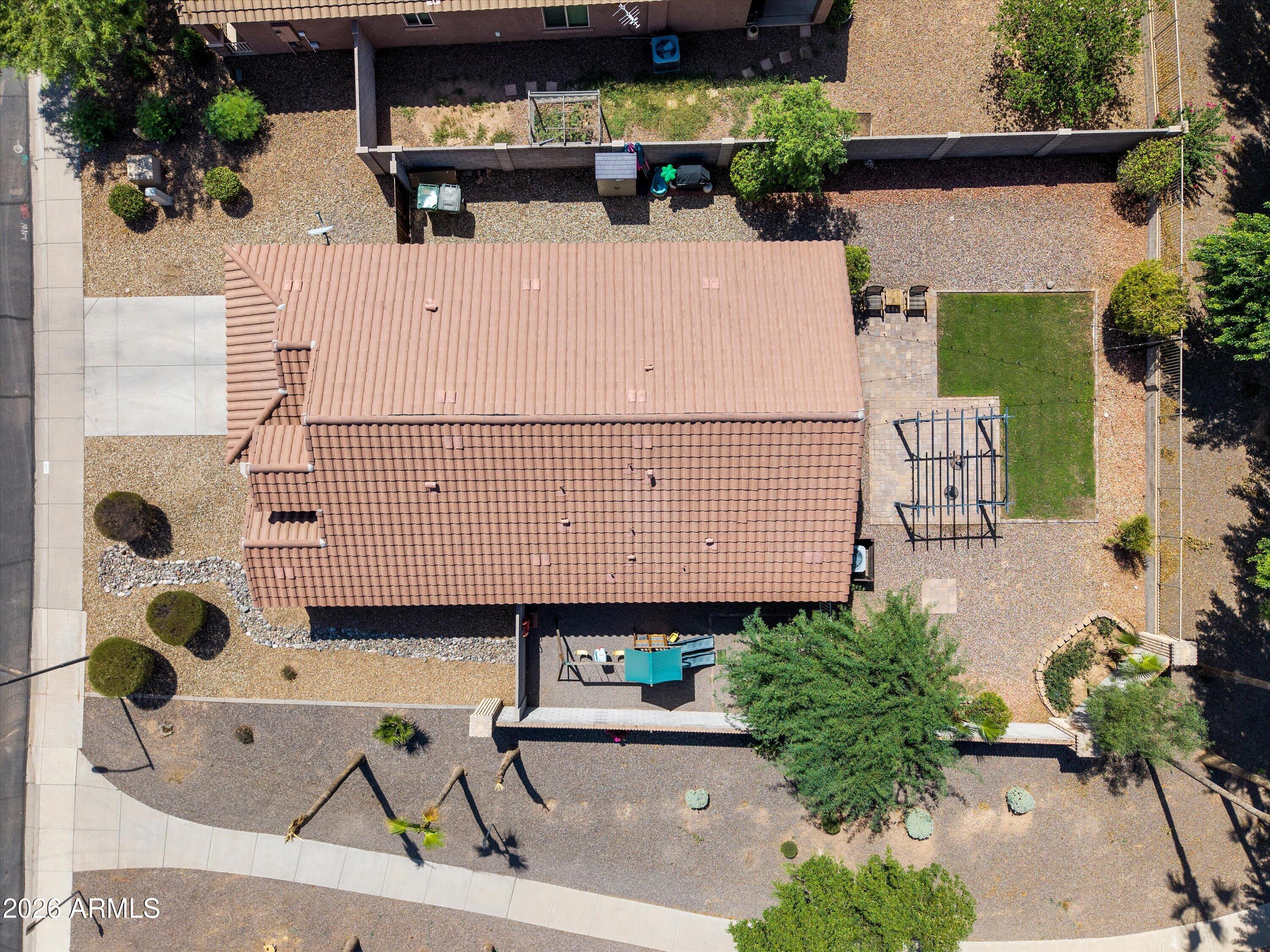 1867 N VISTA Lane