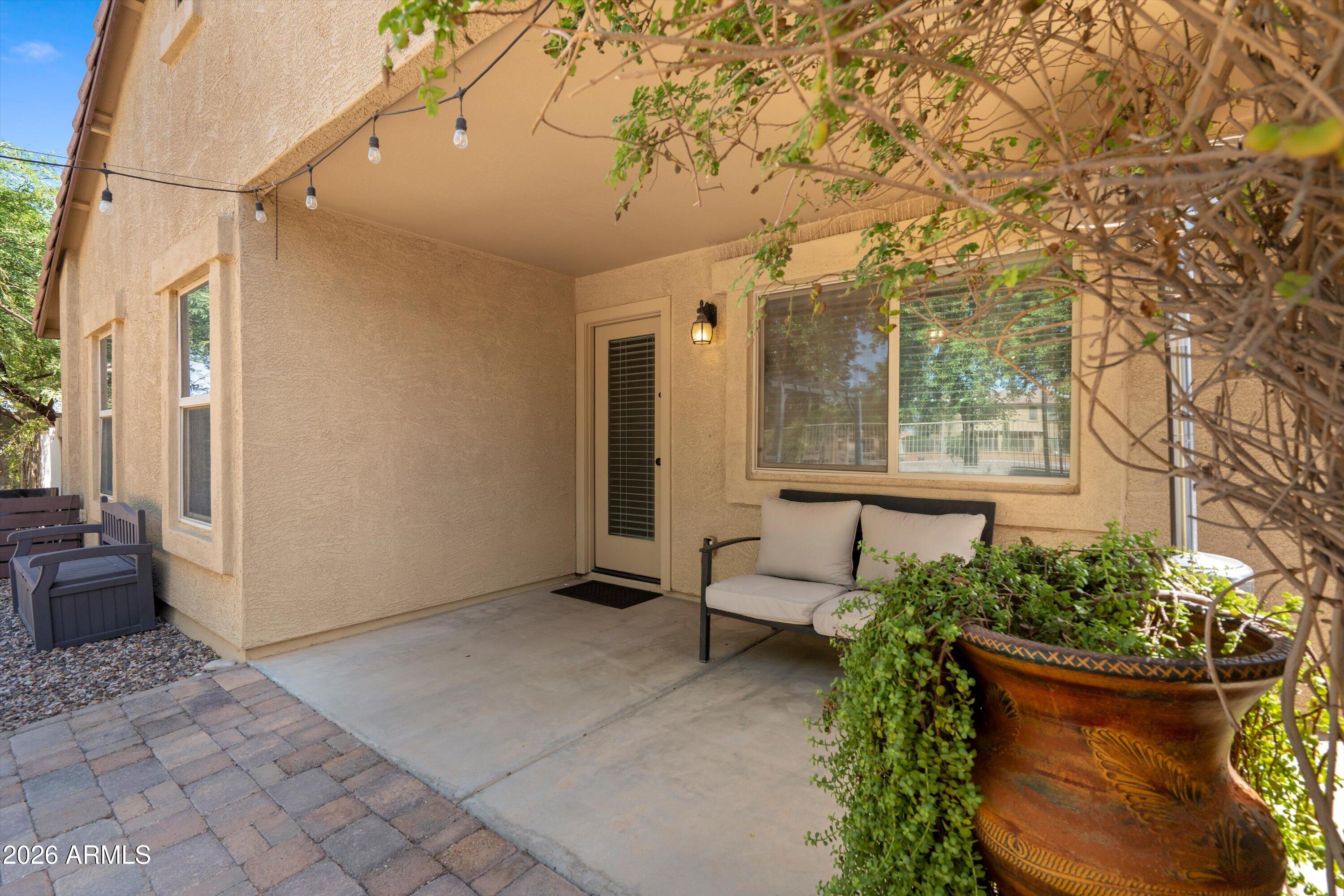 1867 N VISTA Lane