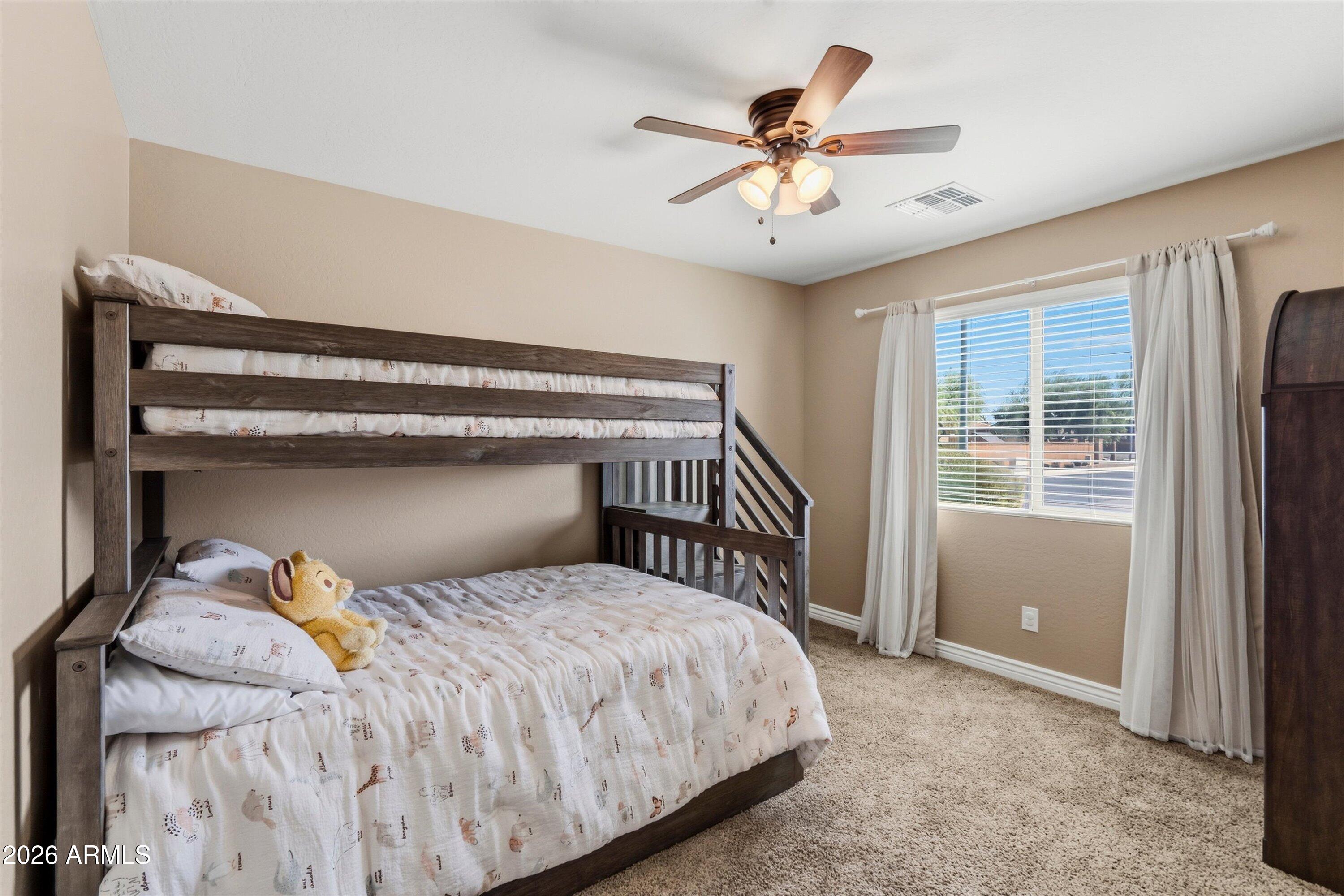1867 N VISTA Lane