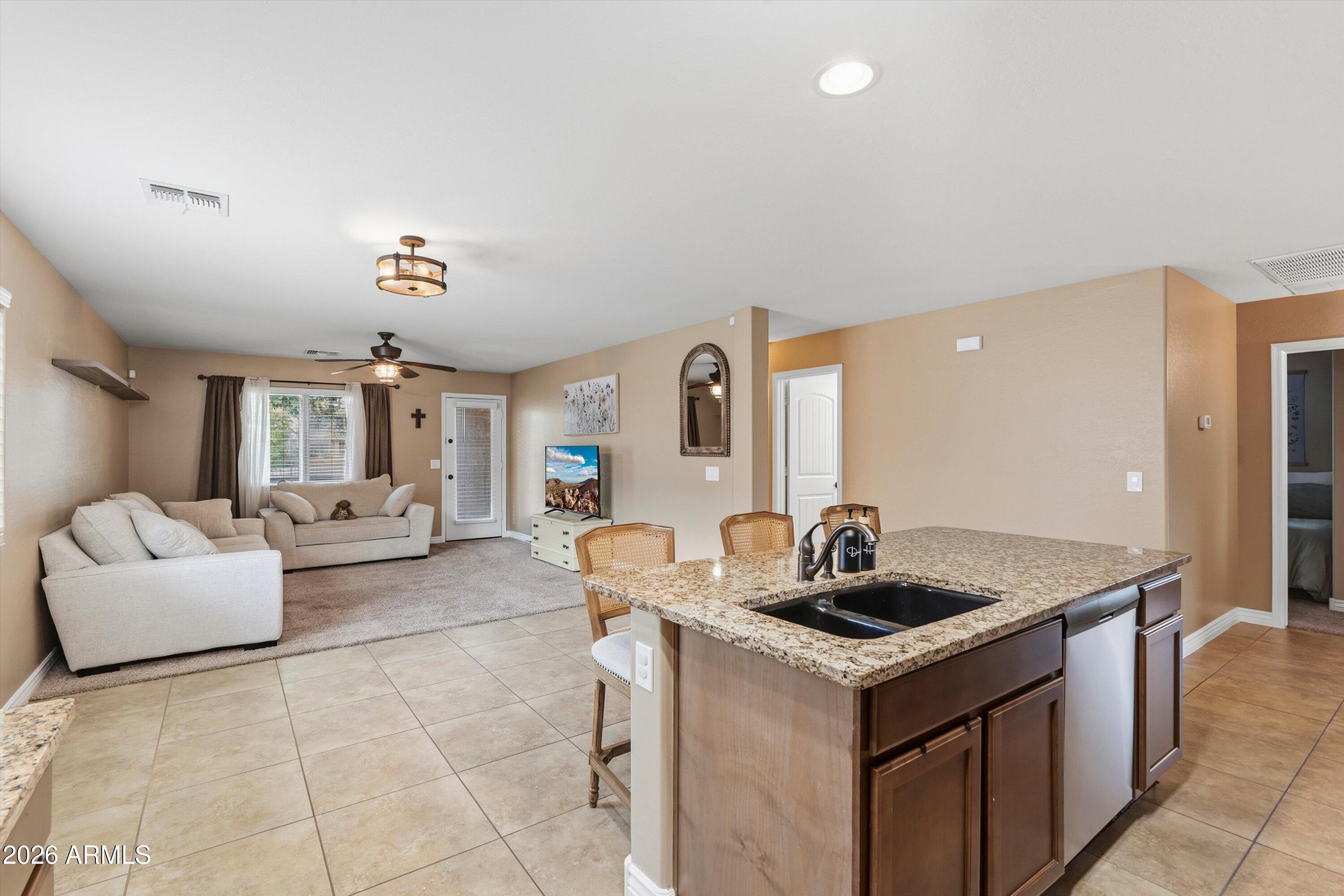1867 N VISTA Lane
