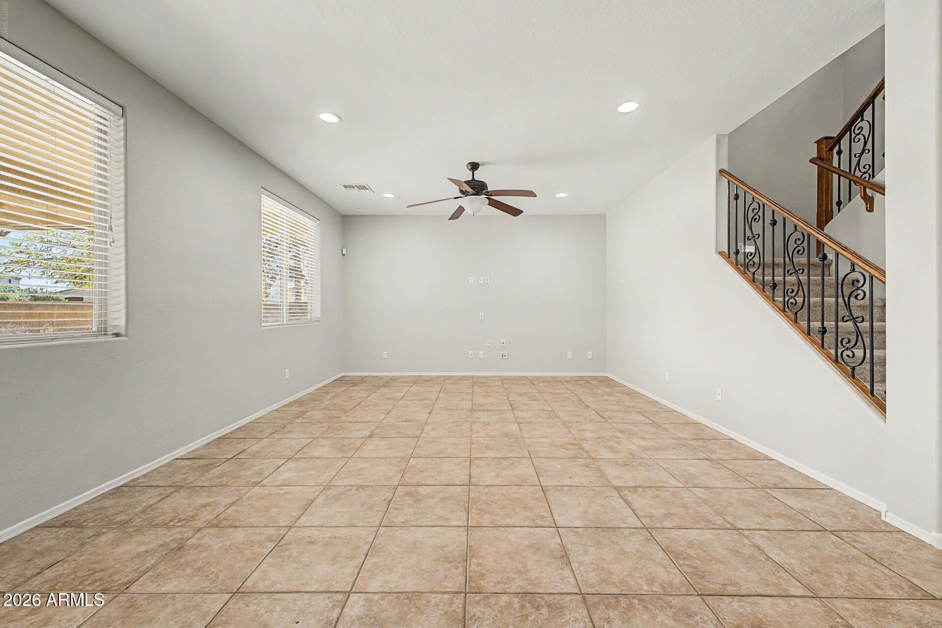 42619 W CHEYENNE Drive