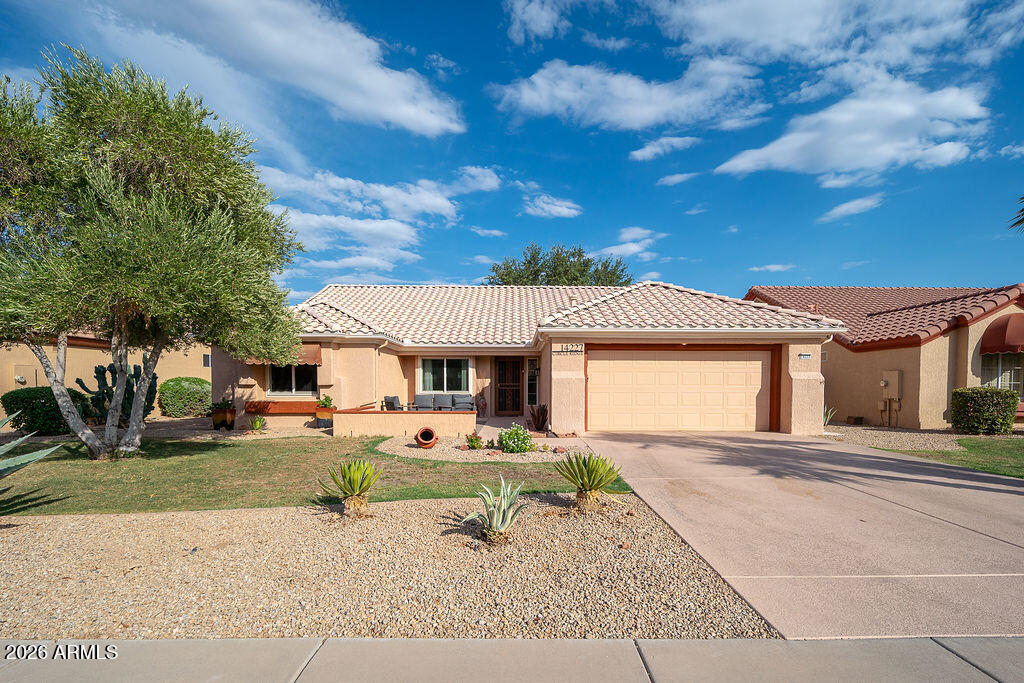 14227 W CIRCLE RIDGE Drive