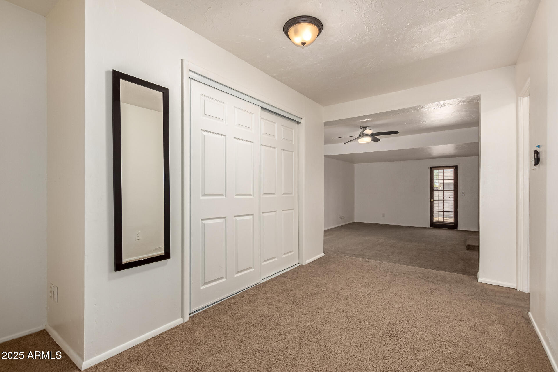 1407 E El Camino Drive
