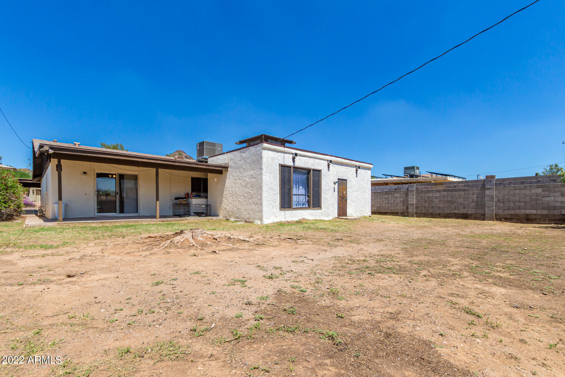 1407 E El Camino Drive