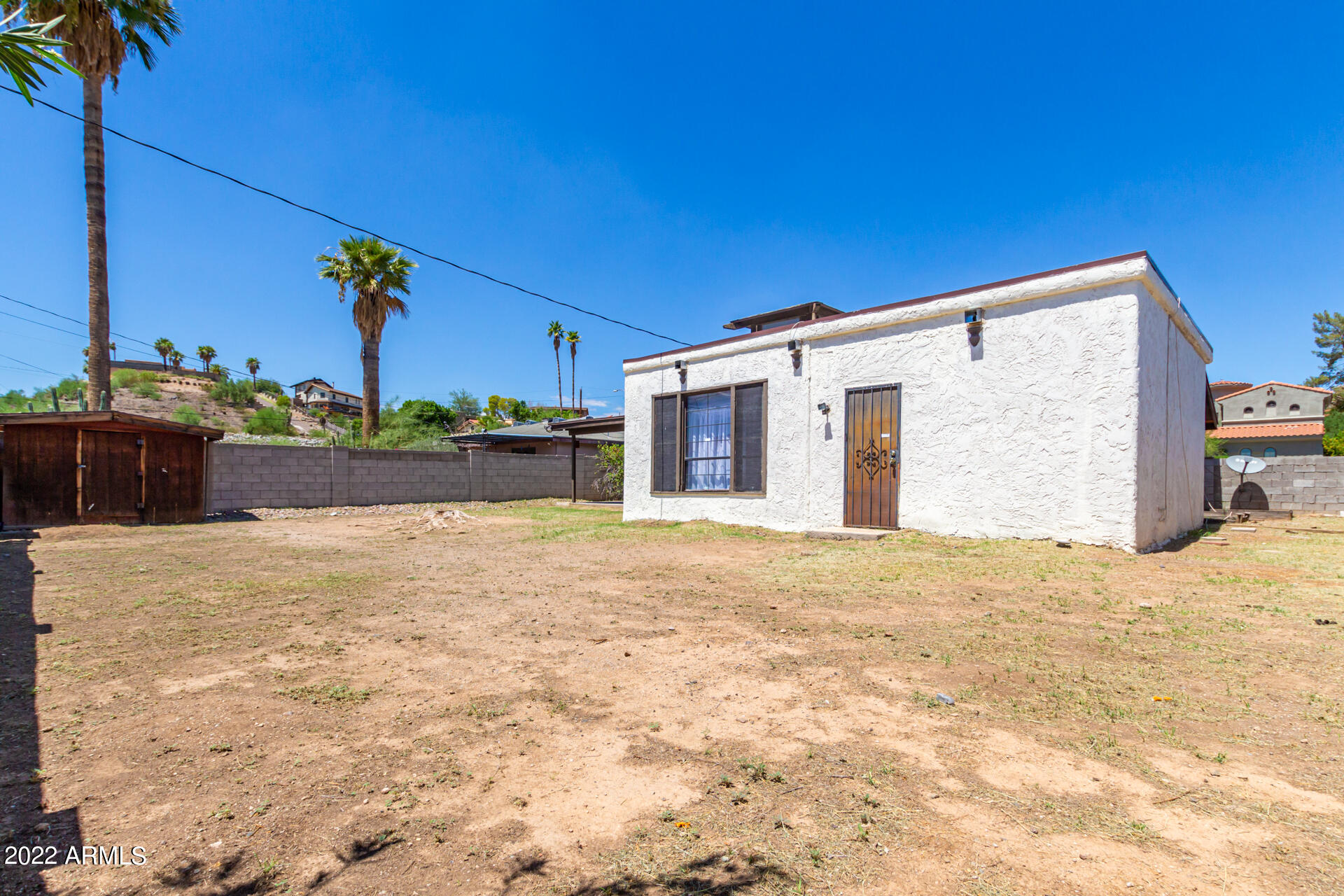 1407 E El Camino Drive