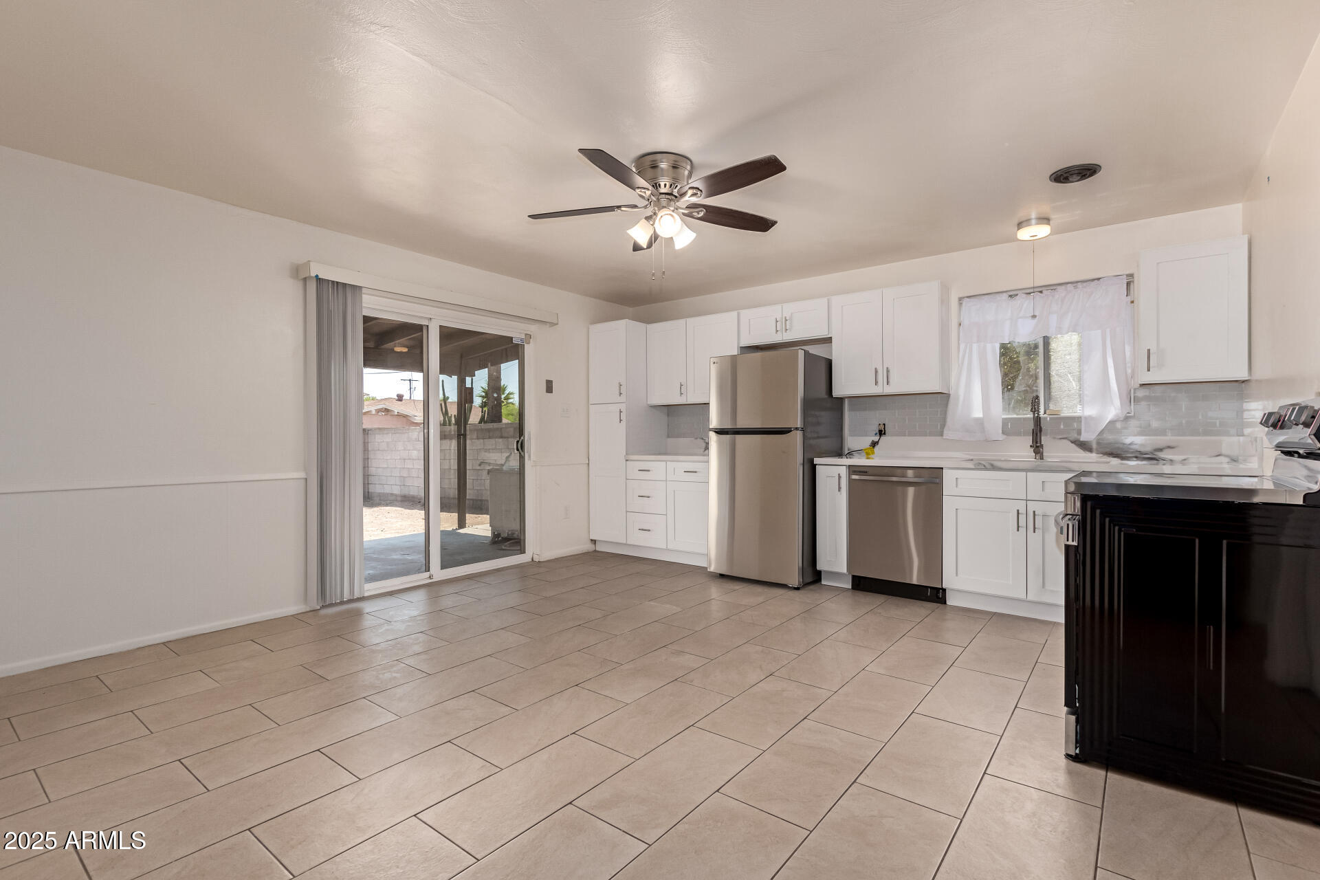 1407 E El Camino Drive