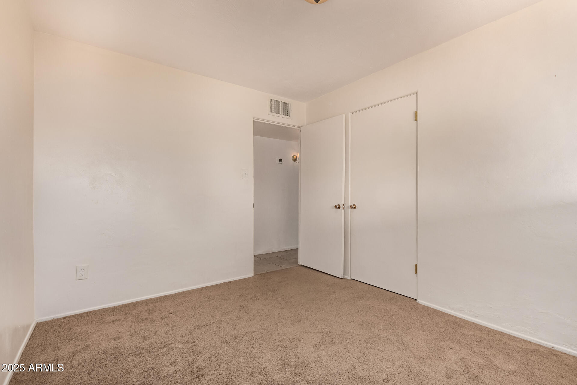 1407 E El Camino Drive