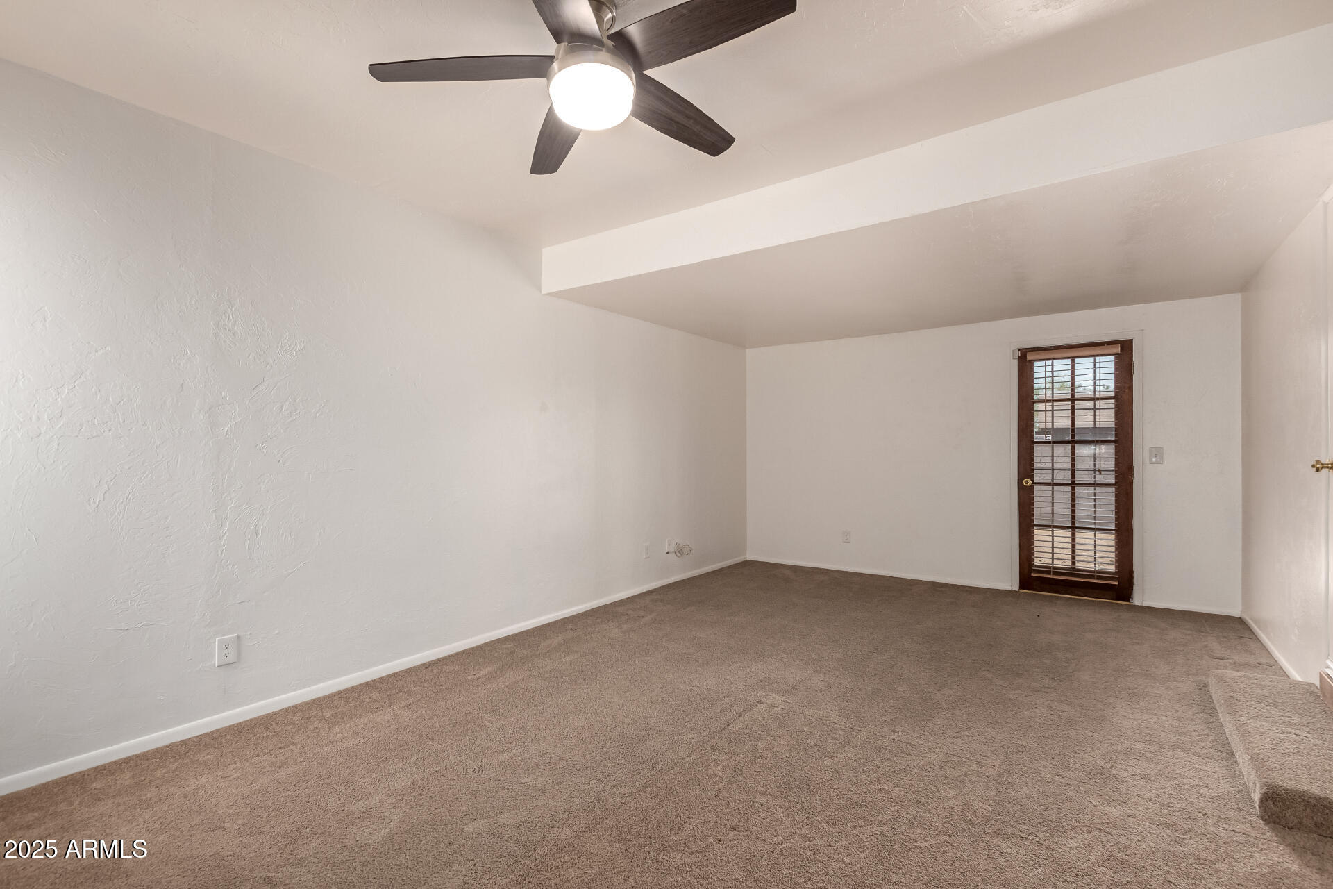 1407 E El Camino Drive