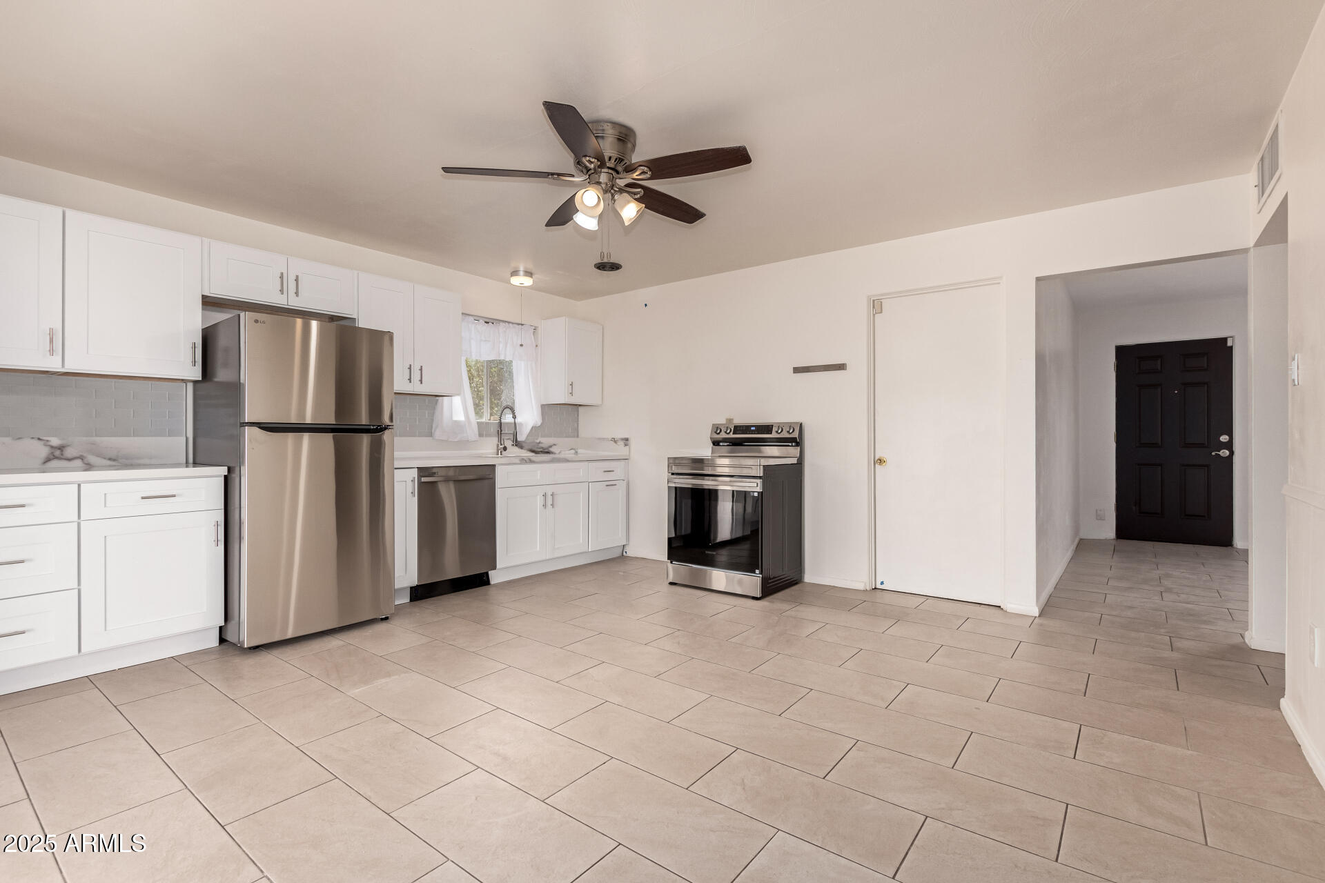 1407 E El Camino Drive