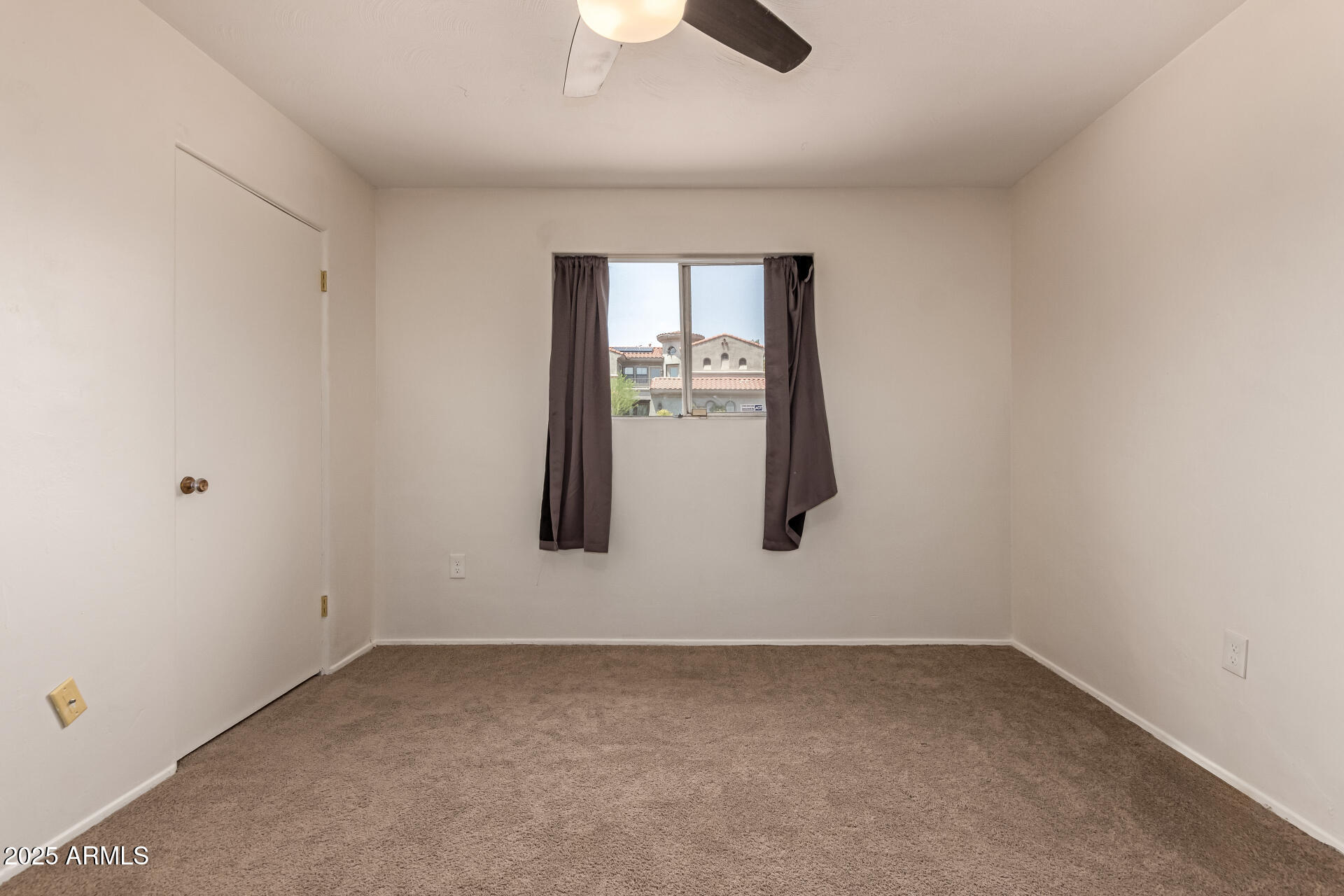 1407 E El Camino Drive