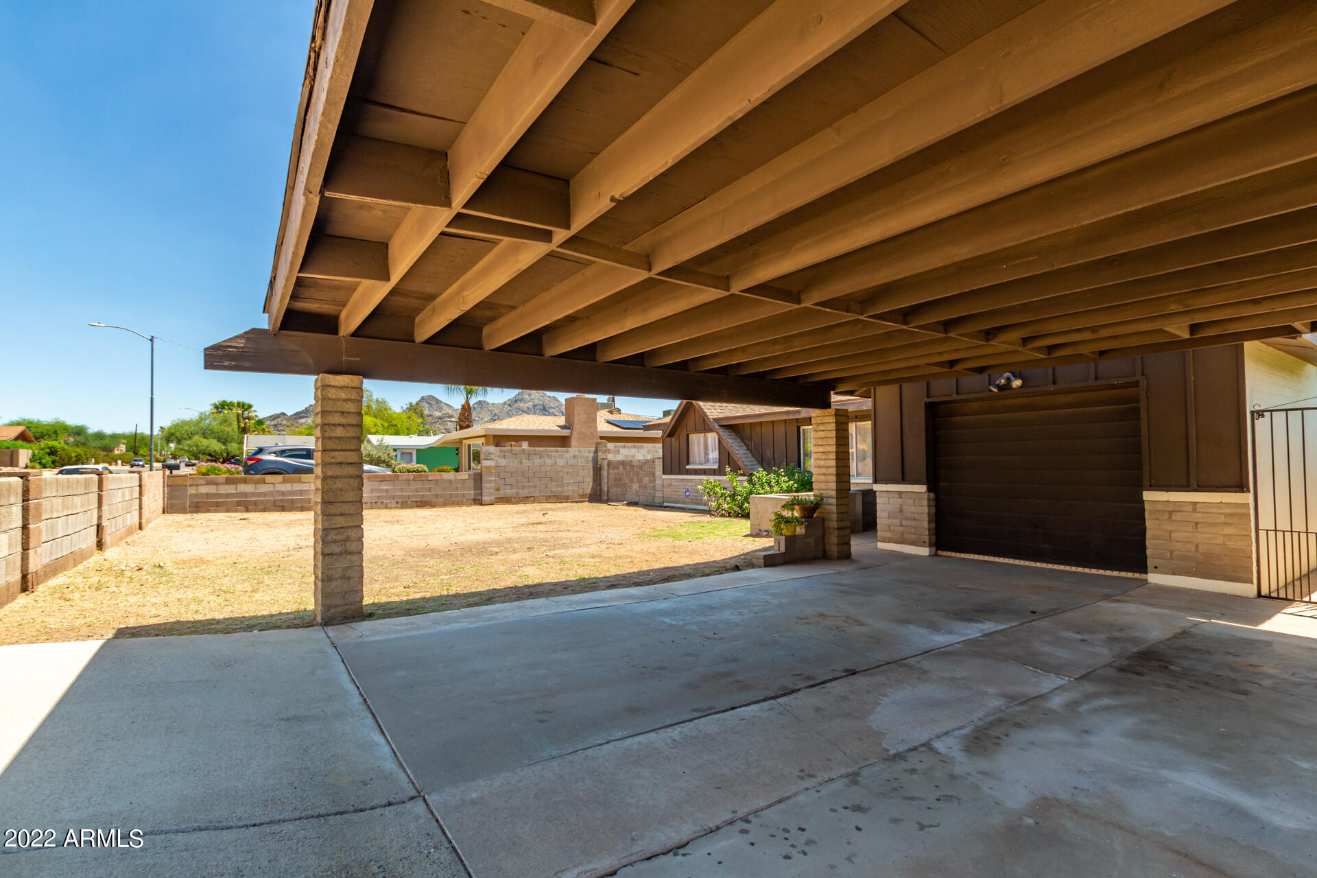 1407 E El Camino Drive