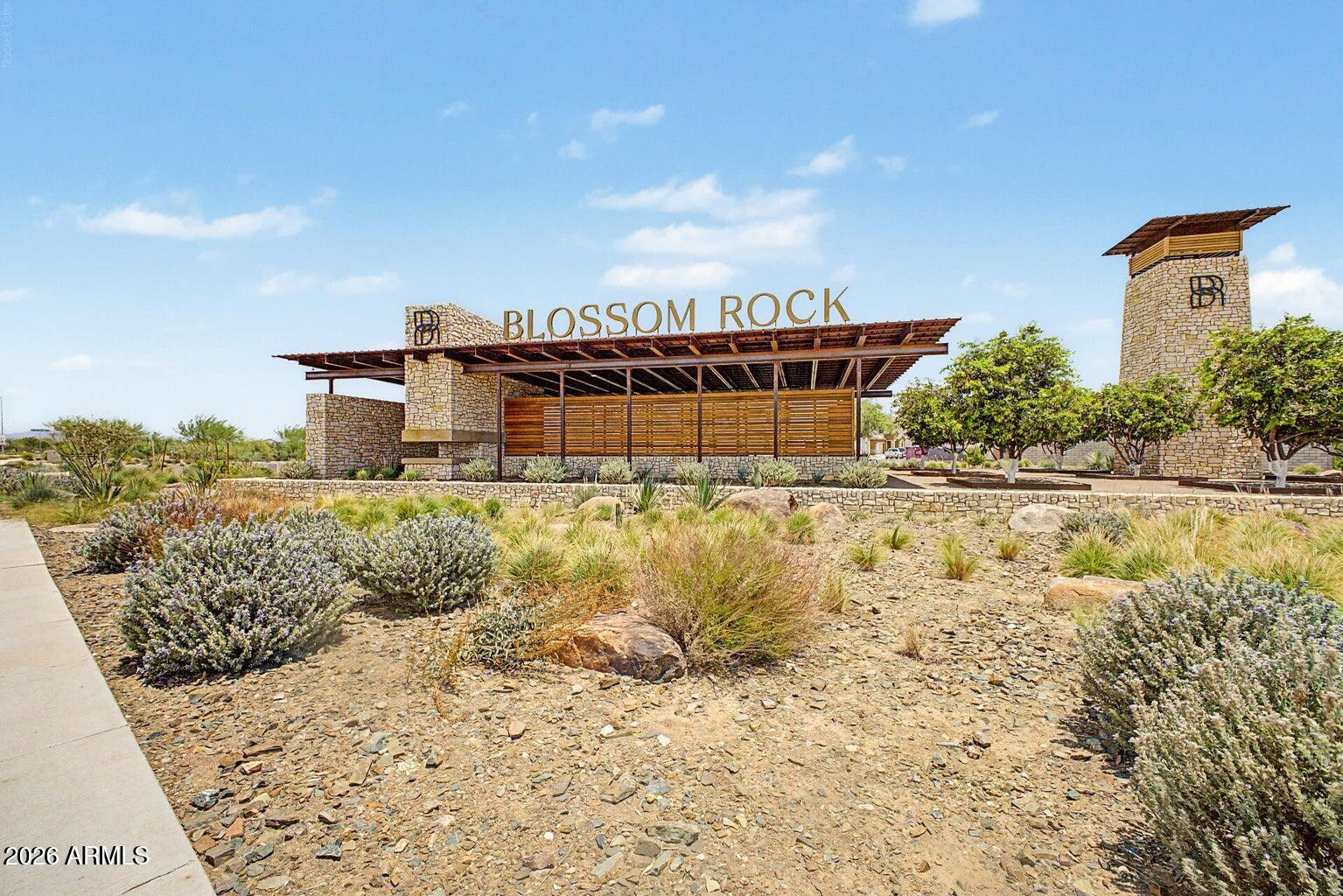 1452 W GOLDEN ORE Pass