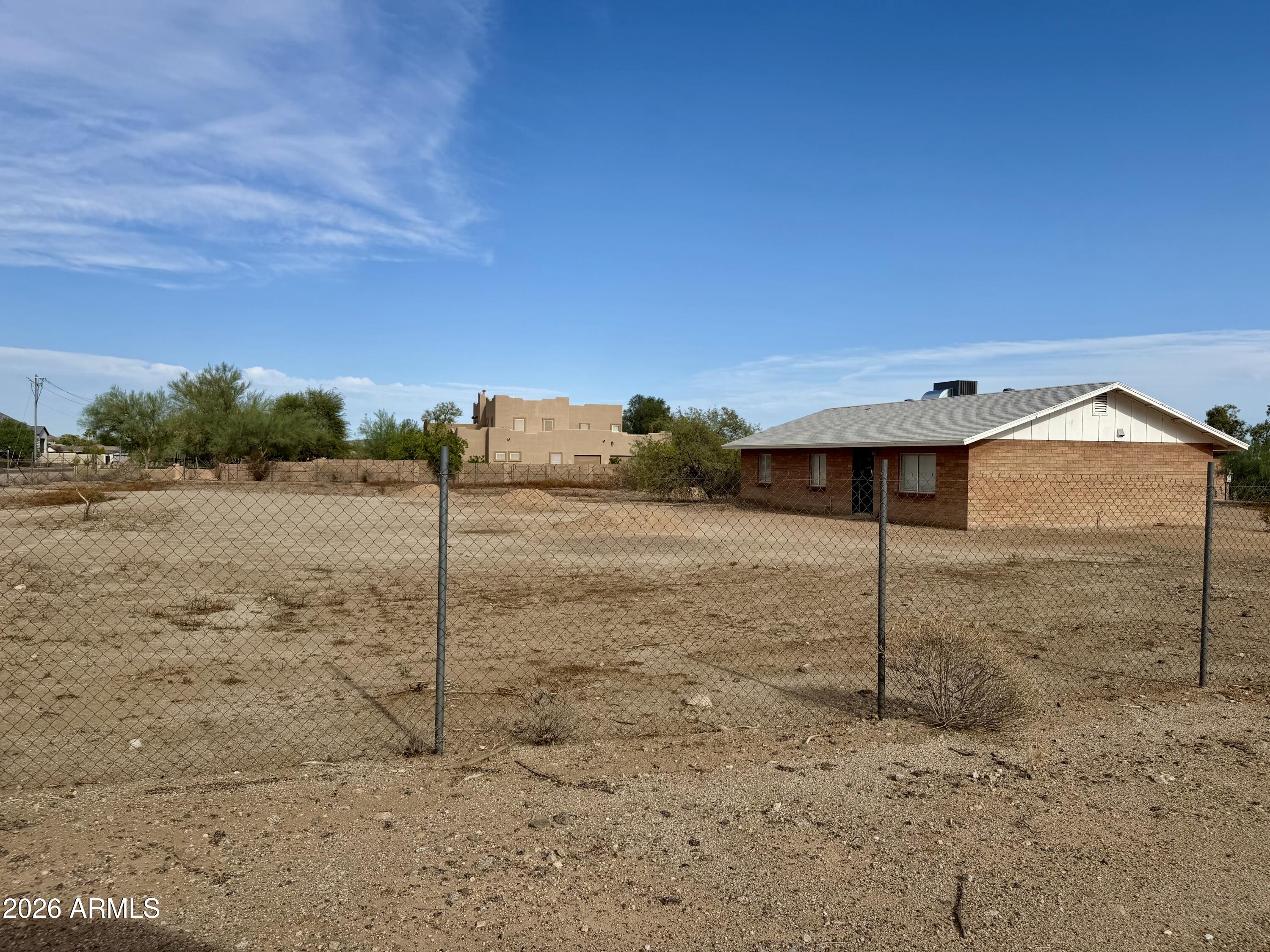 8659 W CALLE LEJOS