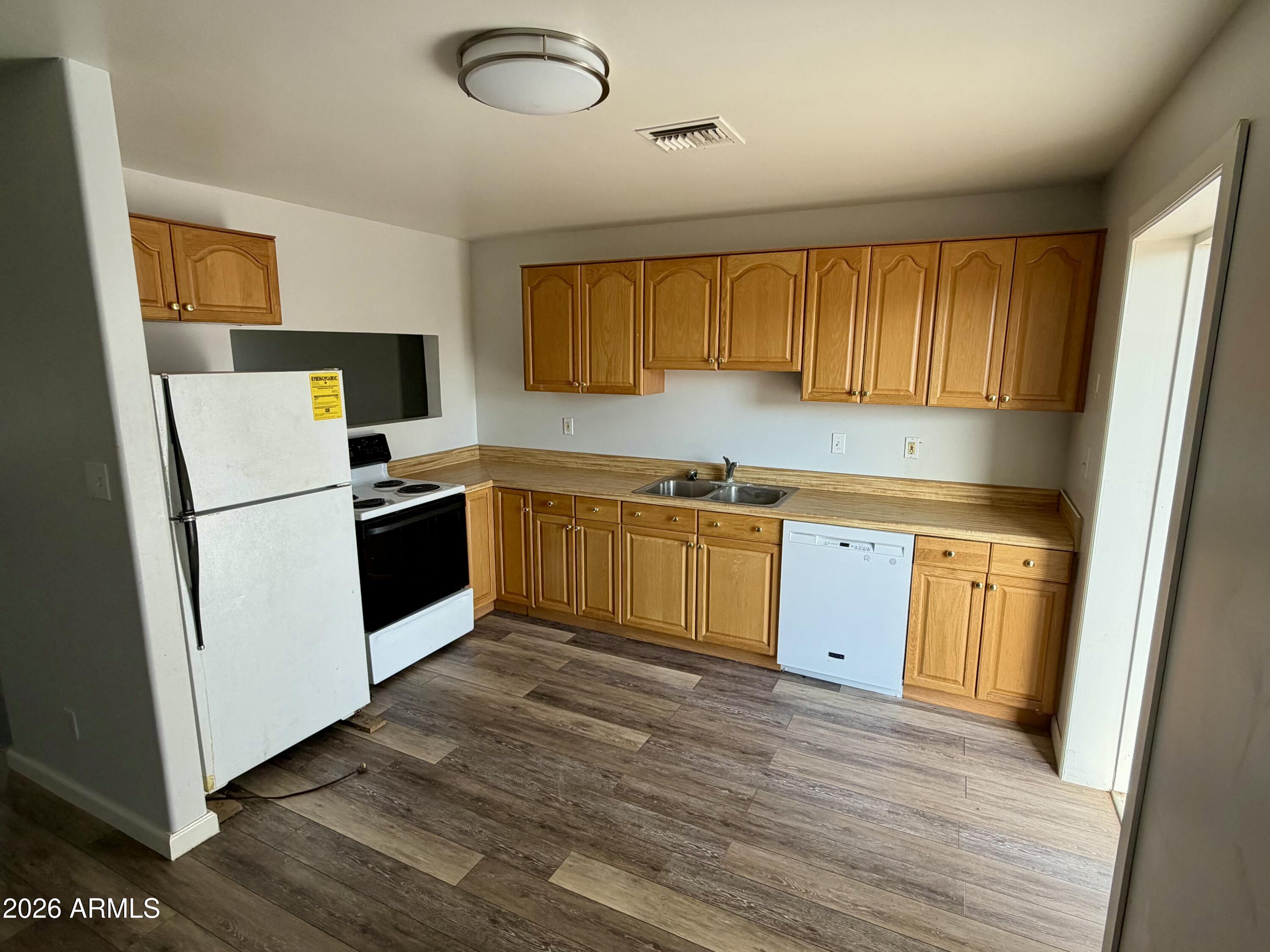 8659 W CALLE LEJOS