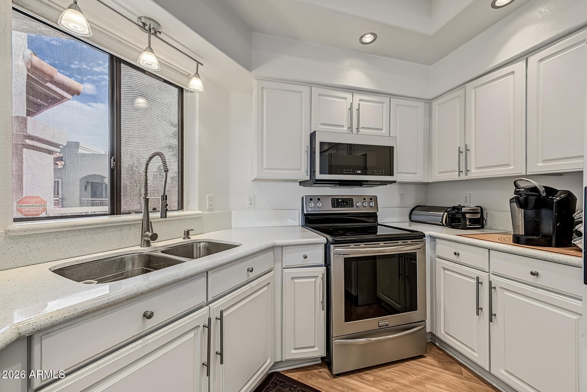 9151 W GREENWAY Road 226
