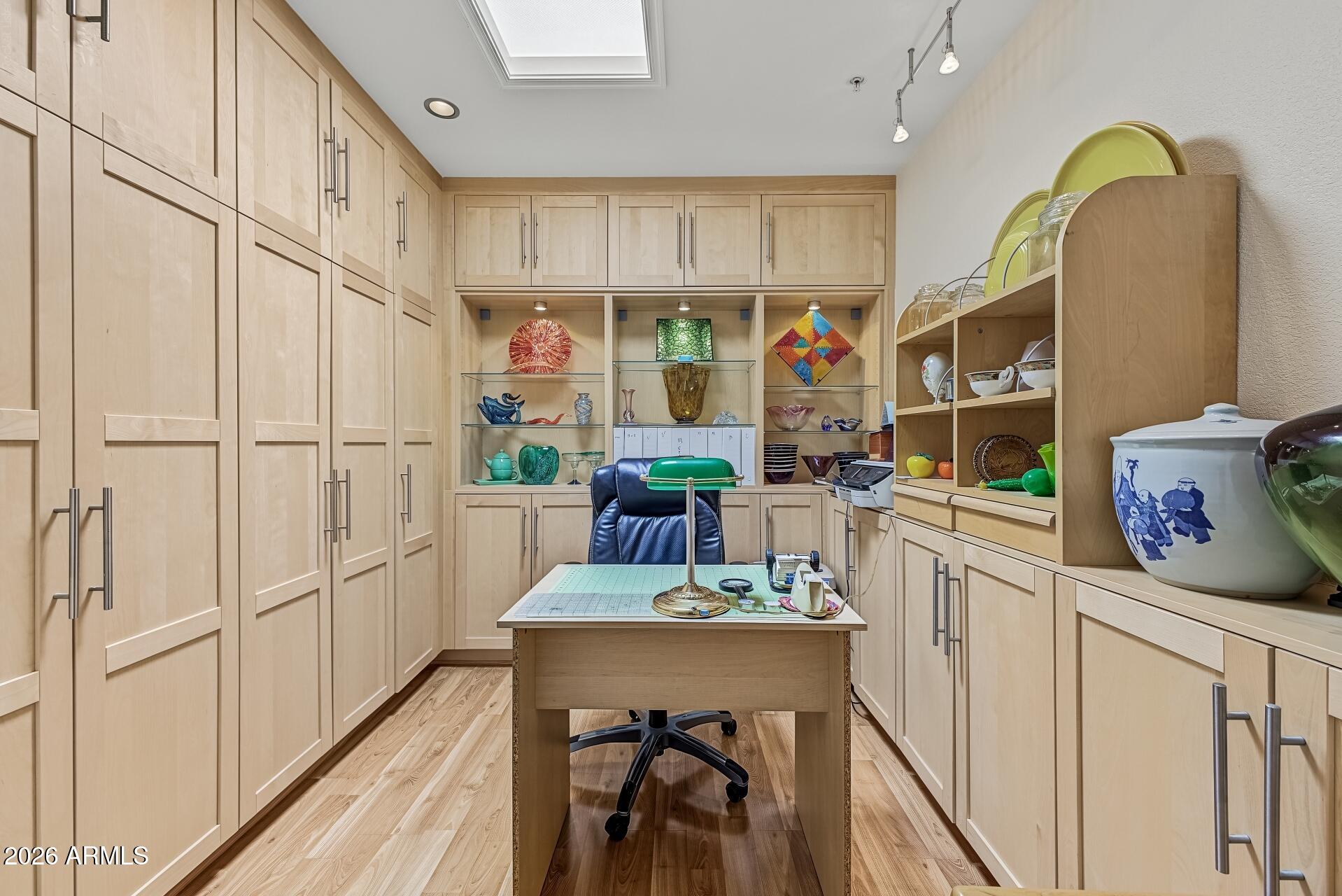 9151 W GREENWAY Road 226