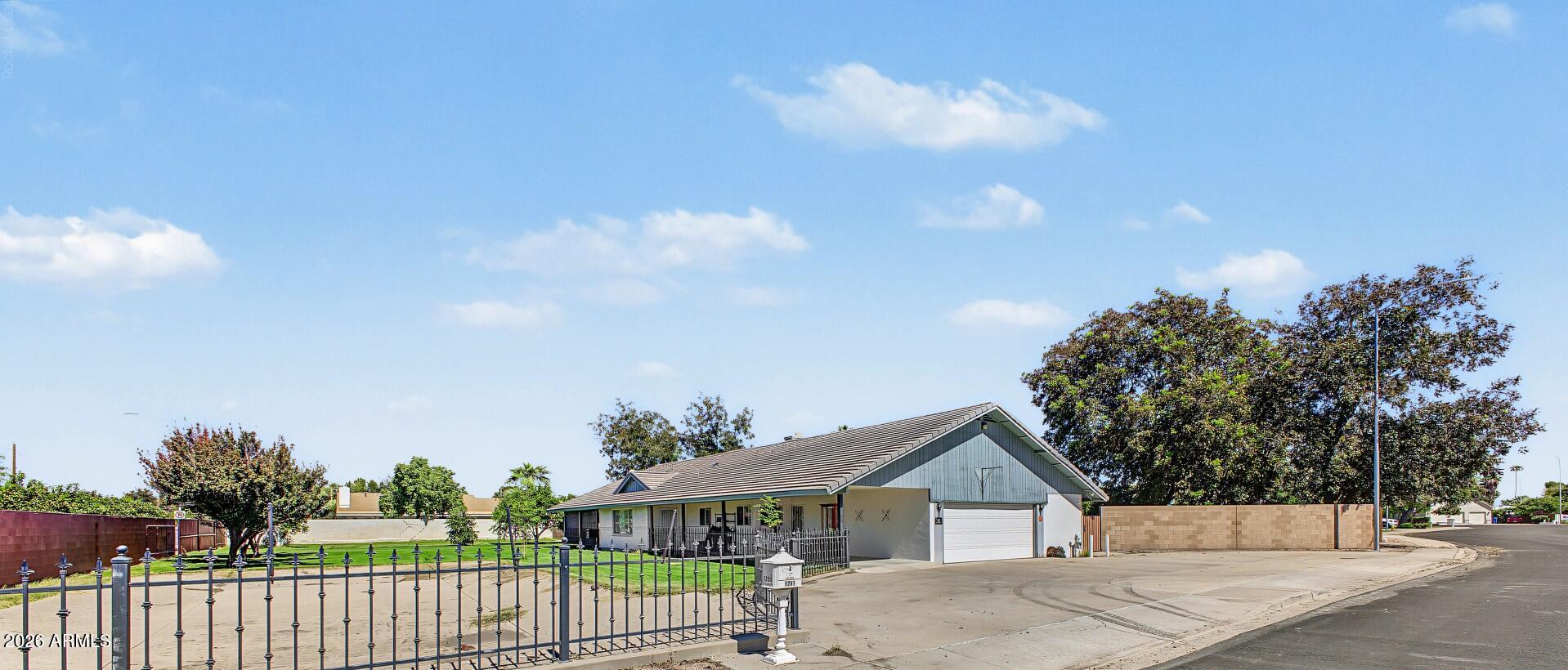 1251 N GILBERT Road