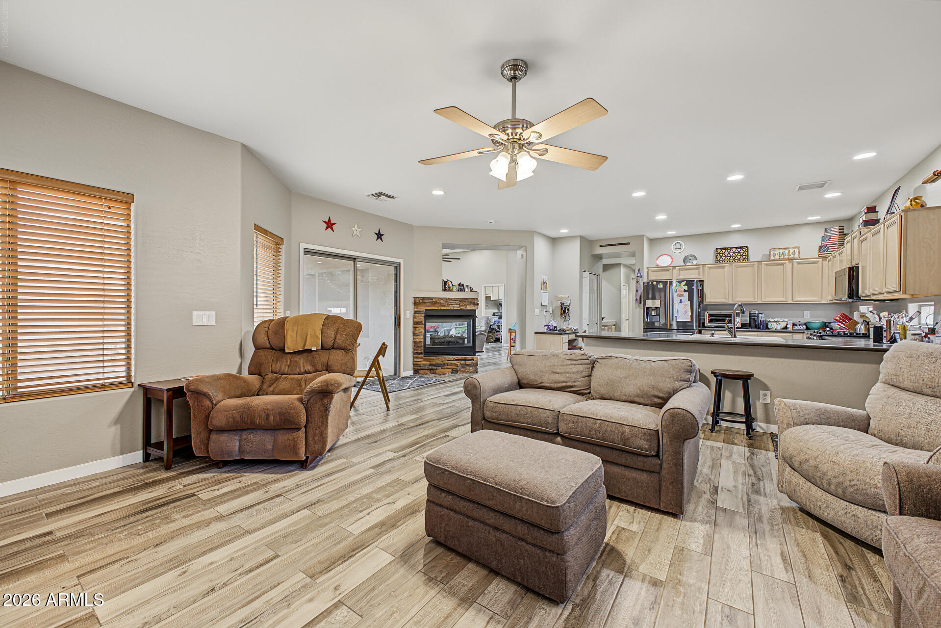281 W BROOKS Street