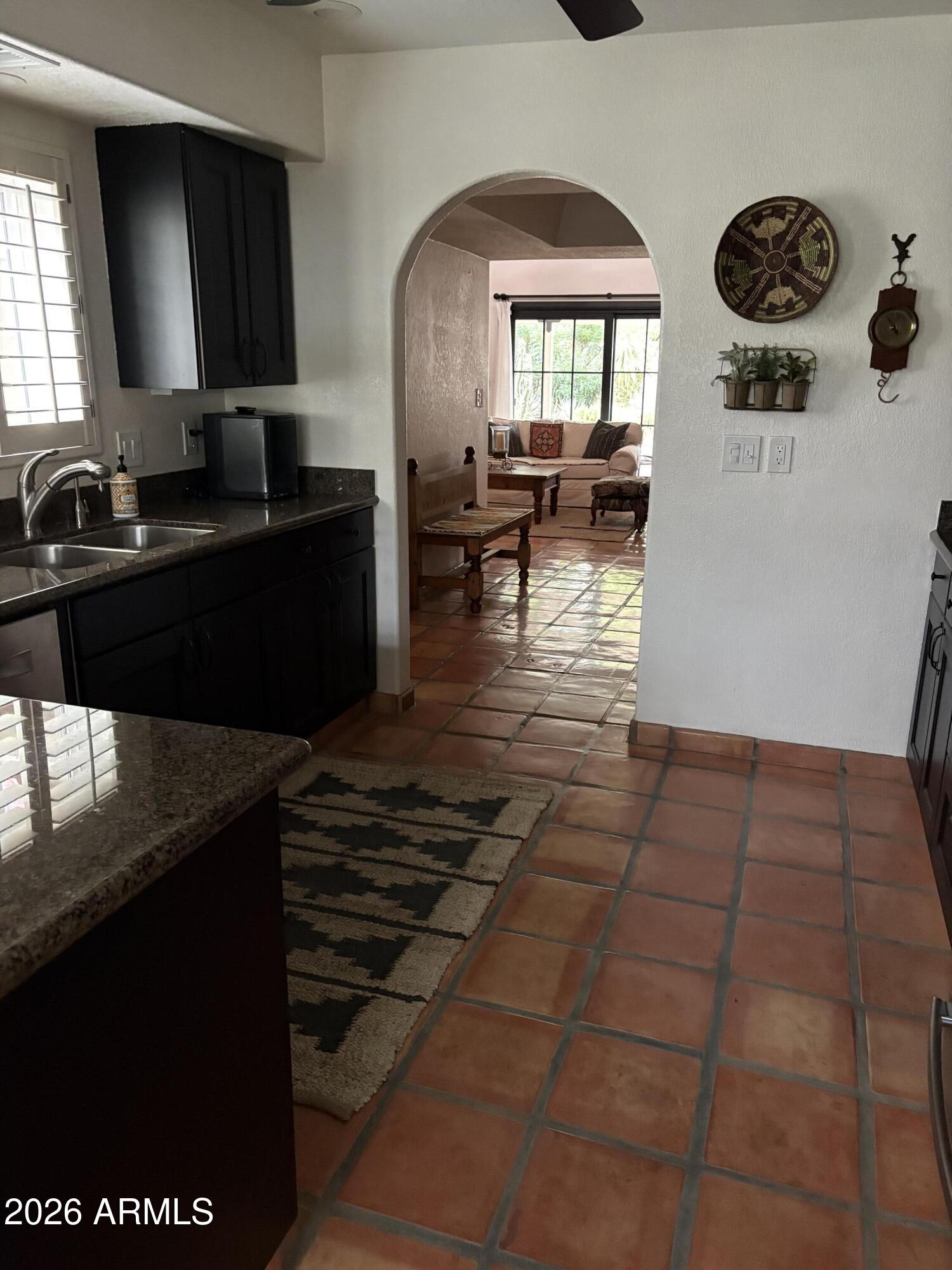 5619 E CENTURY Lane