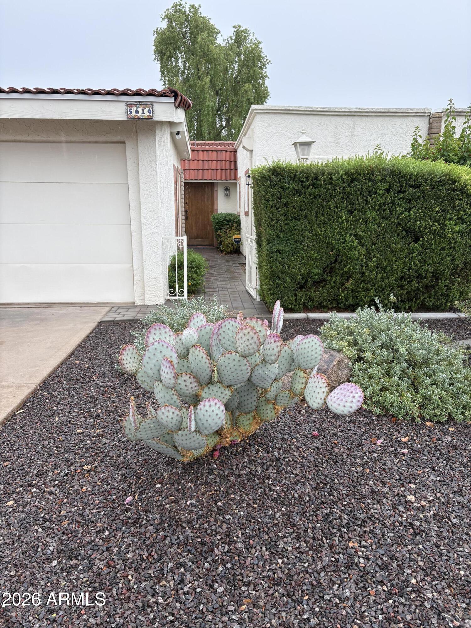 5619 E CENTURY Lane