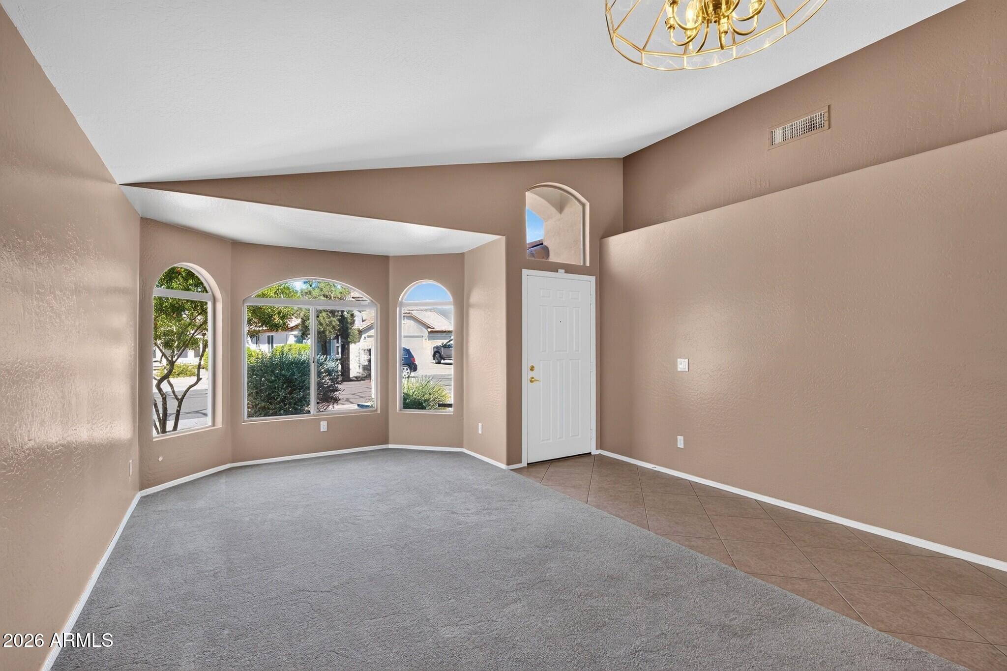 3323 W CONSTITUTION Drive