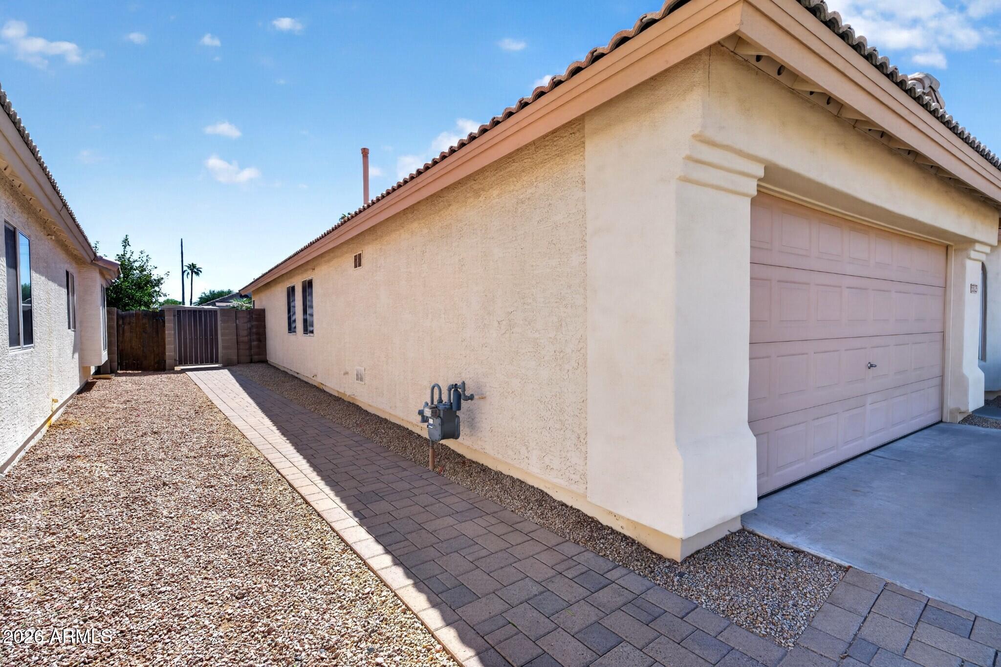 3323 W CONSTITUTION Drive
