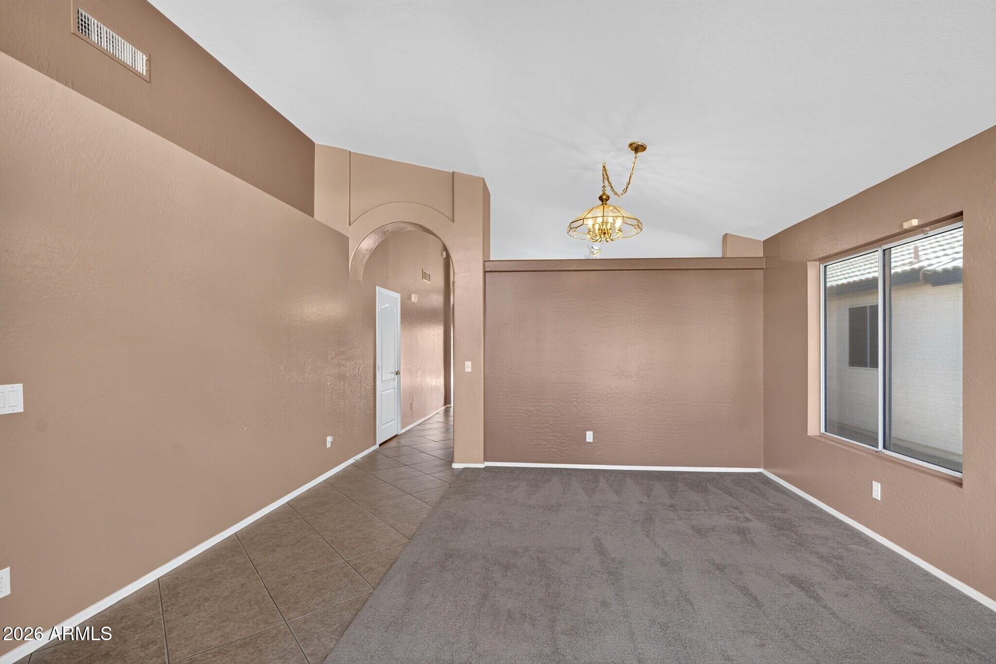 3323 W CONSTITUTION Drive