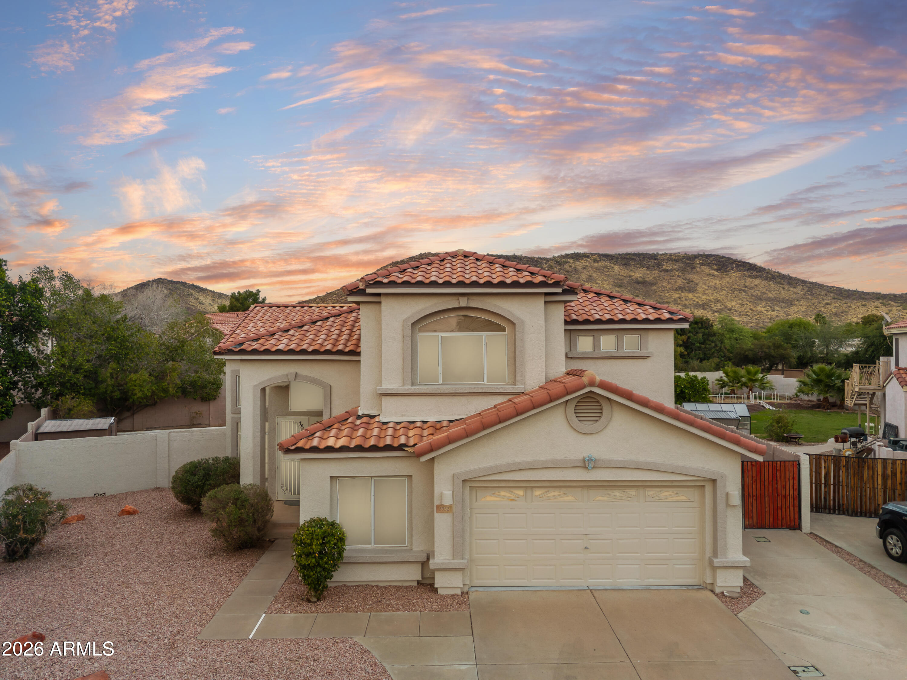 5952 W MORNING DOVE Drive