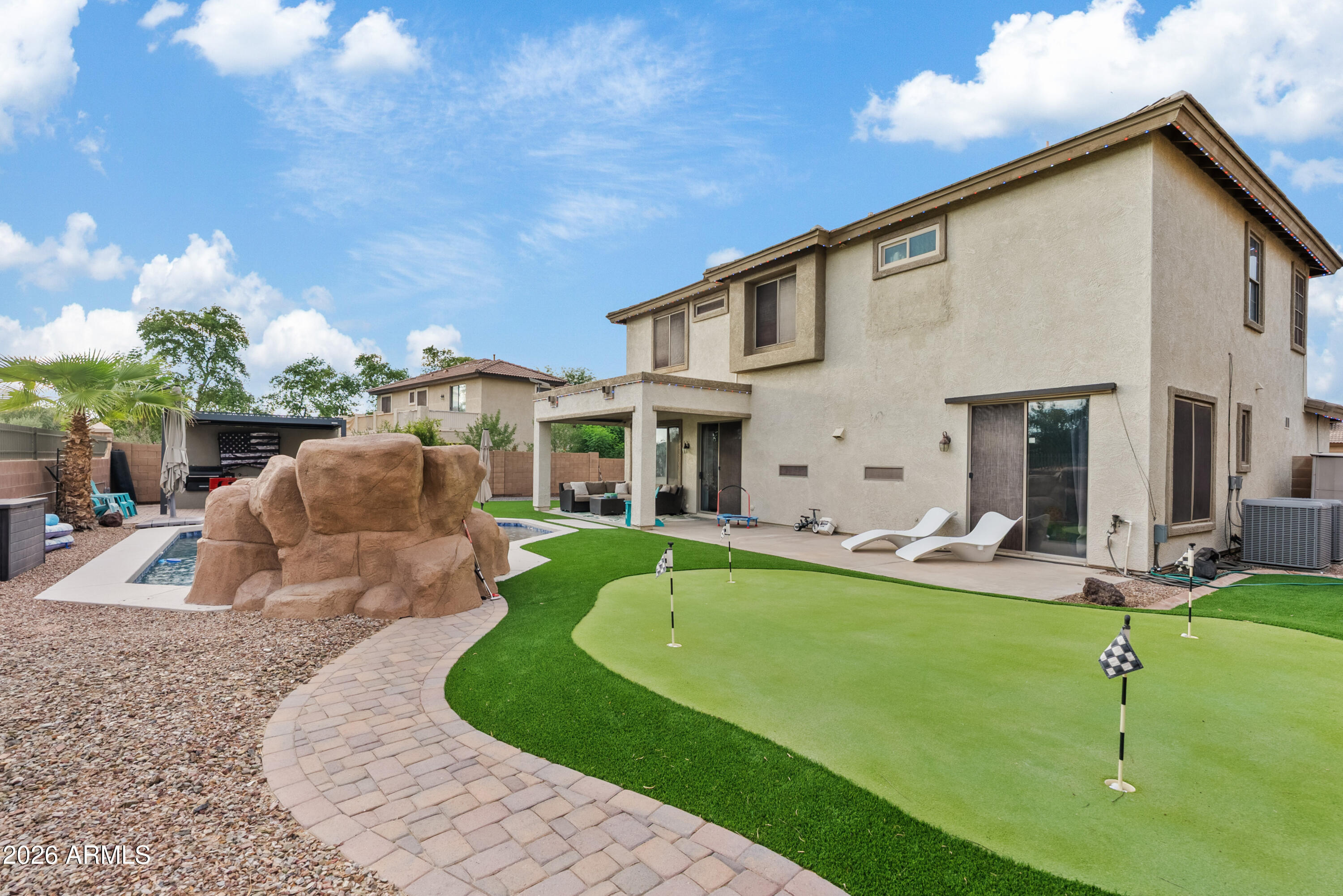 3759 E POWELL Way
