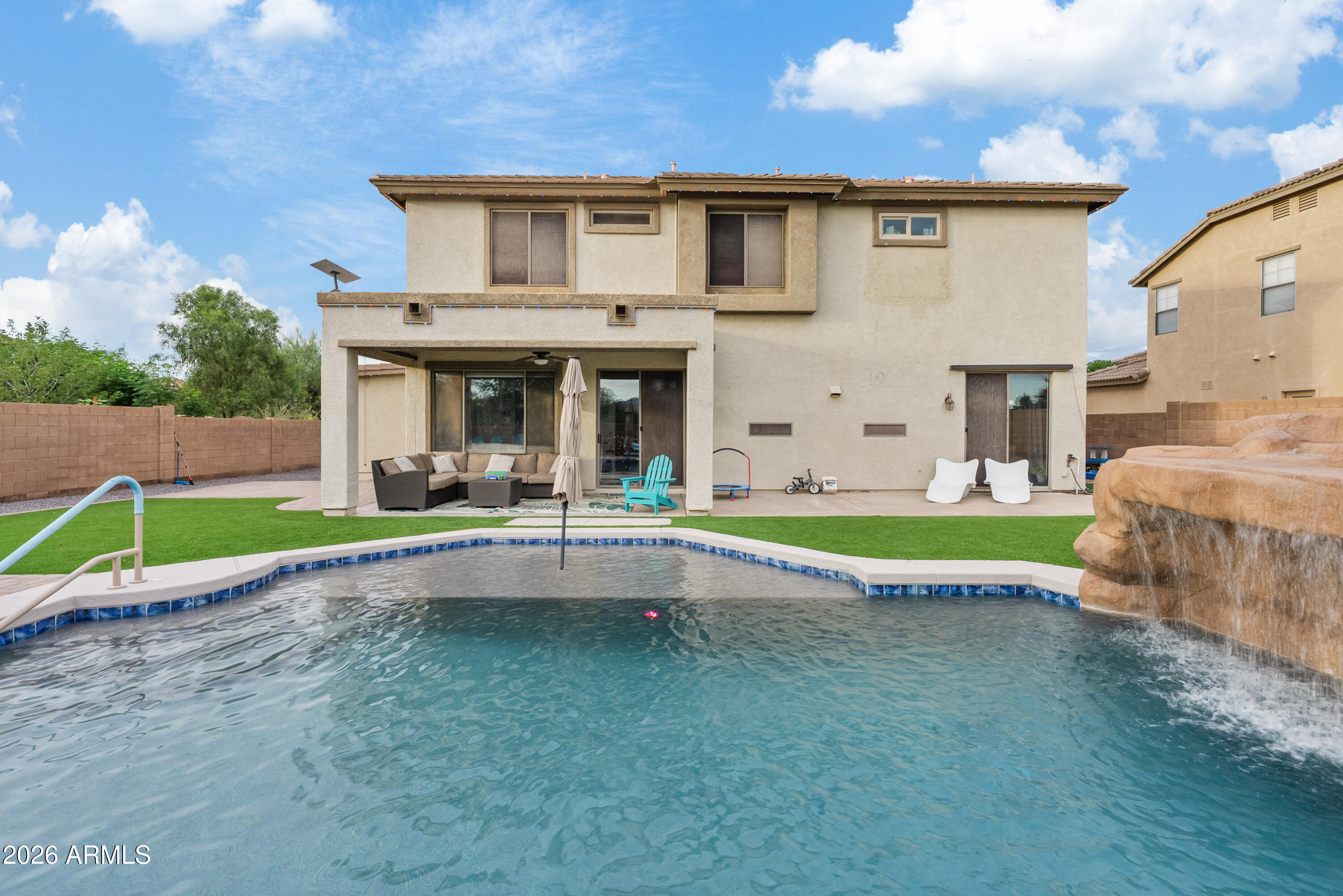 3759 E POWELL Way