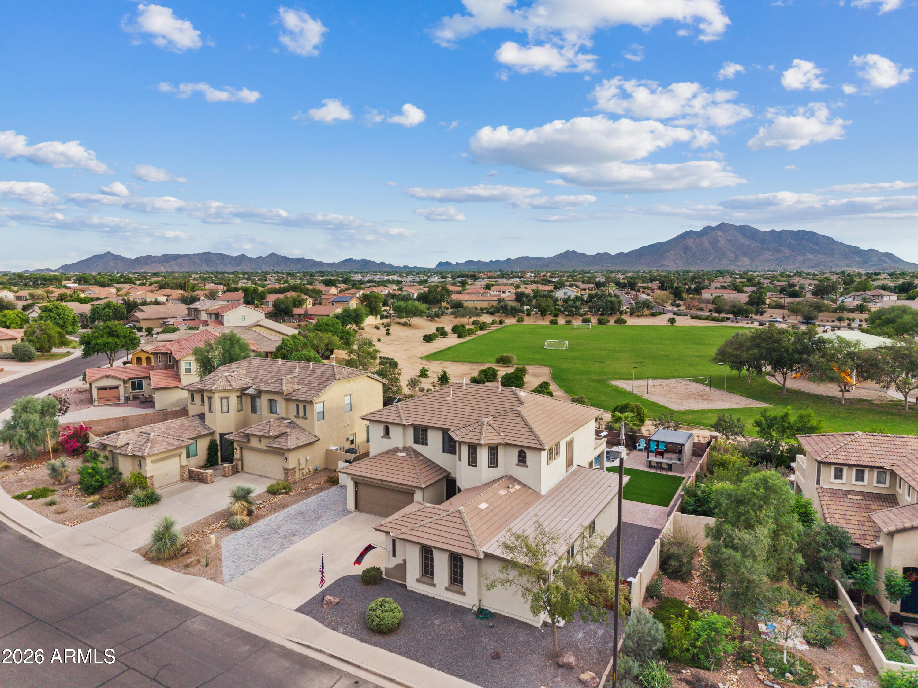 3759 E POWELL Way