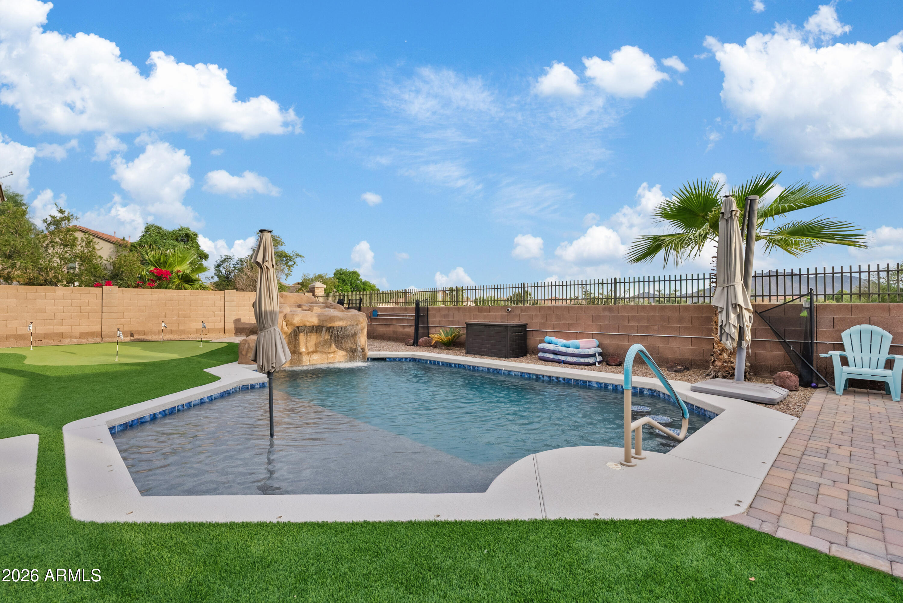 3759 E POWELL Way