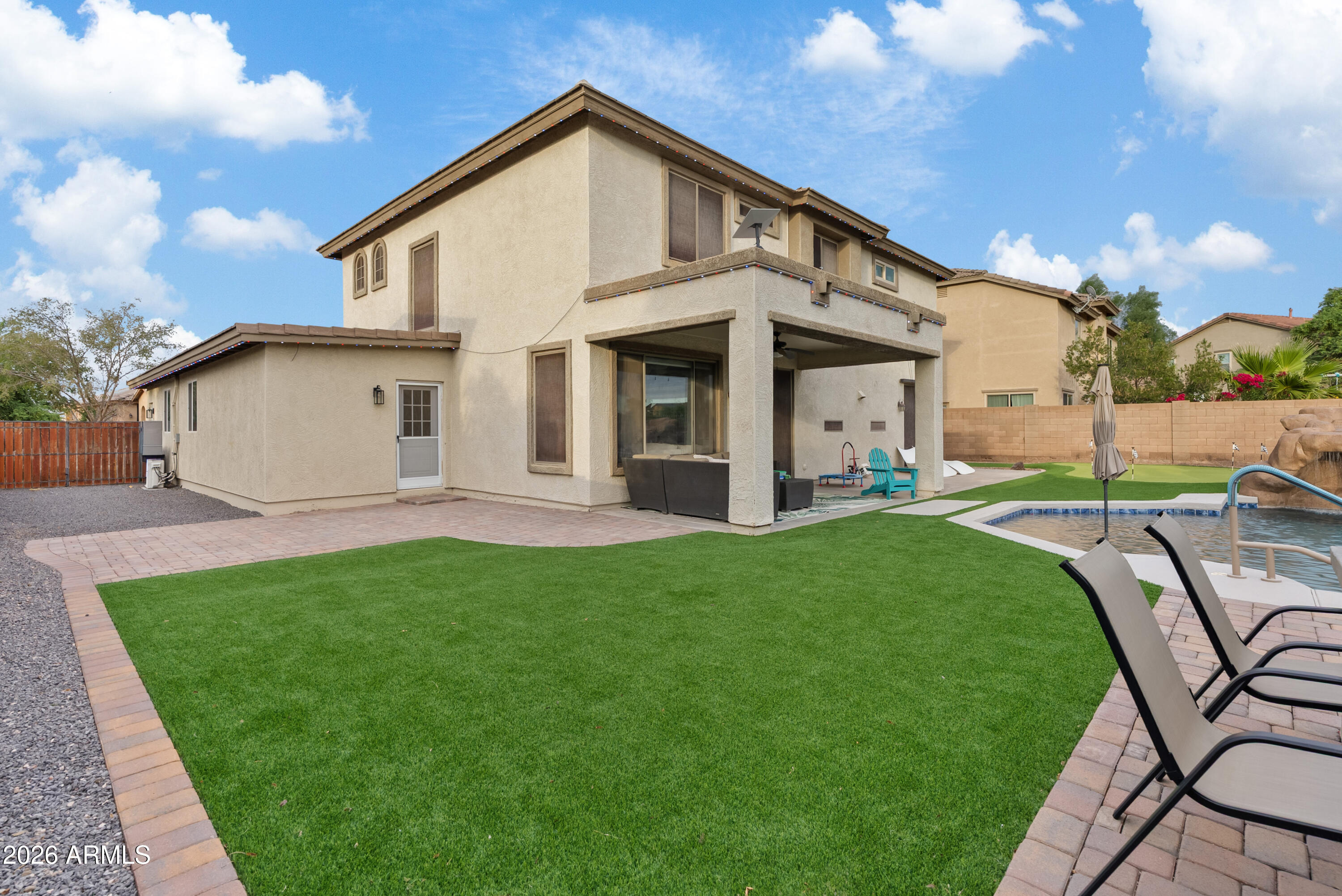 3759 E POWELL Way