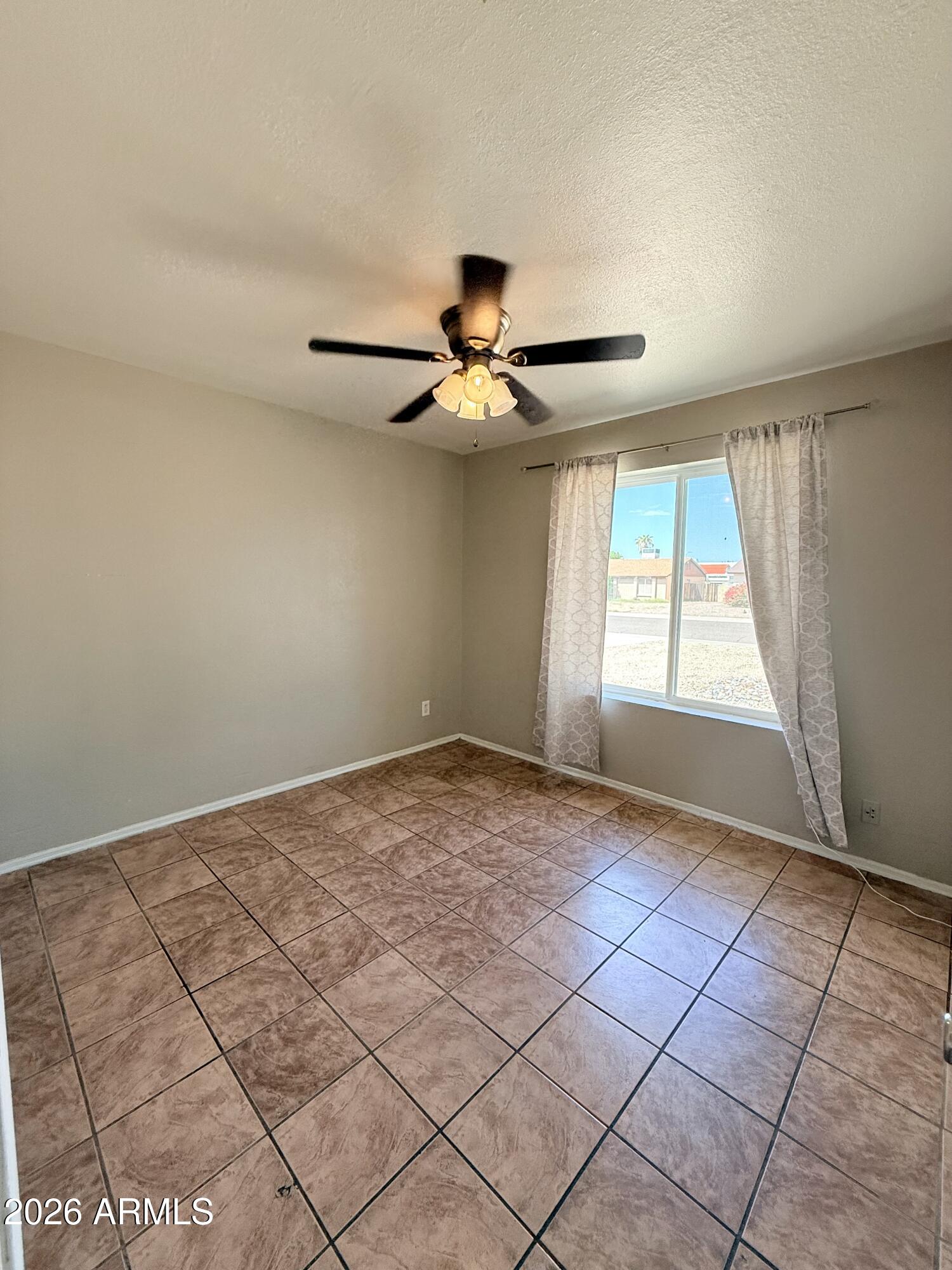 2913 W WOODRIDGE Drive