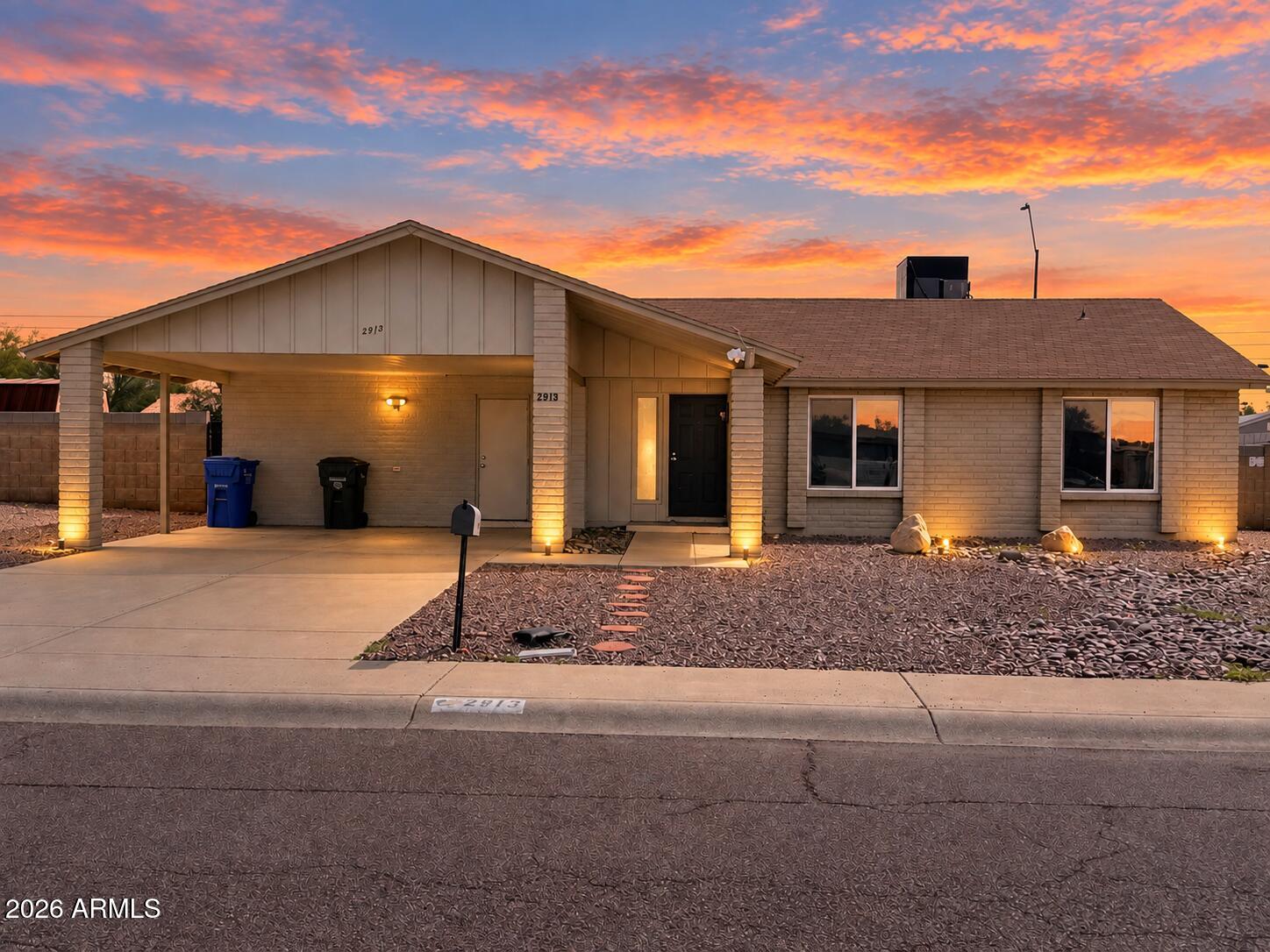 2913 W WOODRIDGE Drive