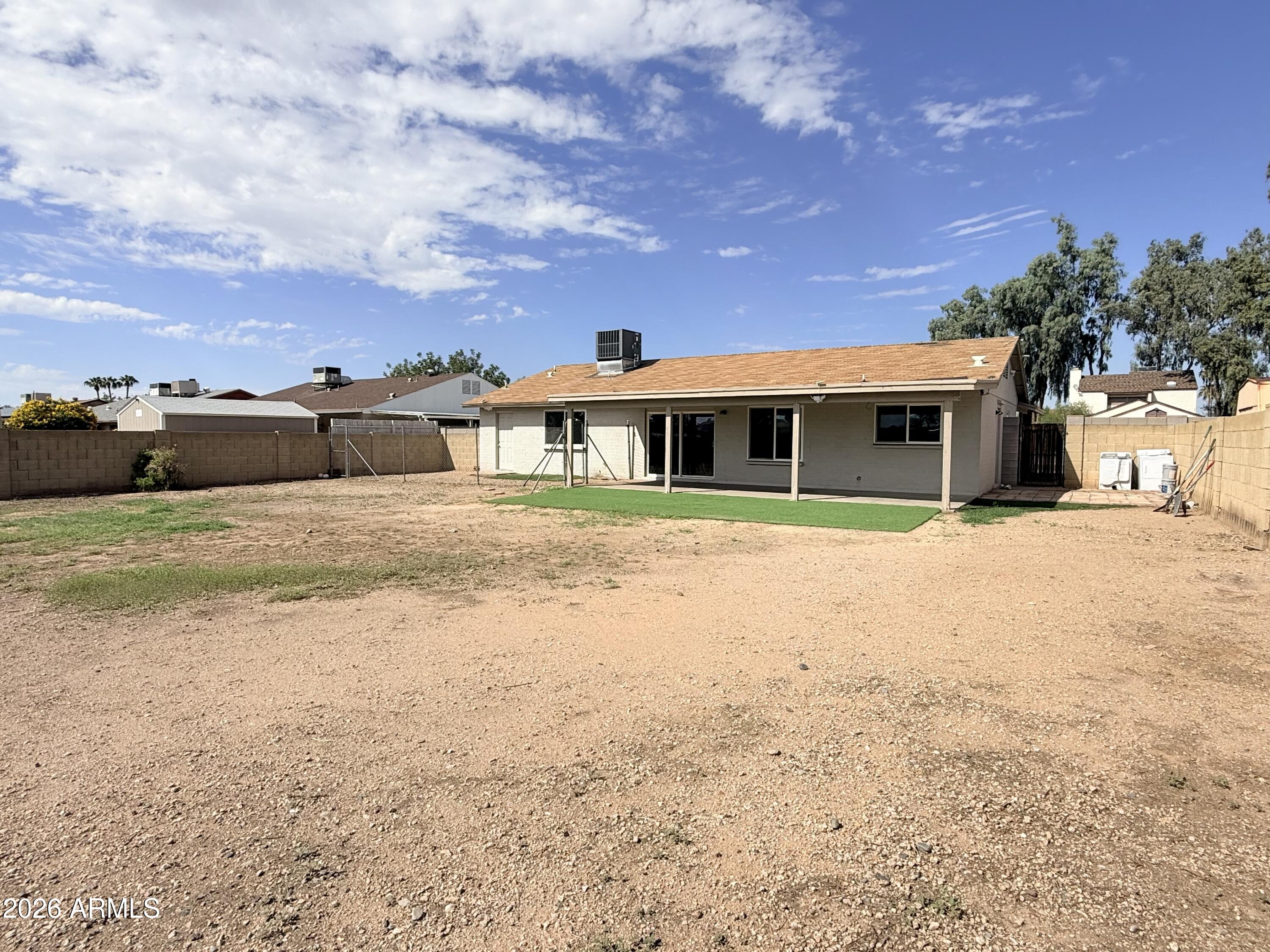 2913 W WOODRIDGE Drive