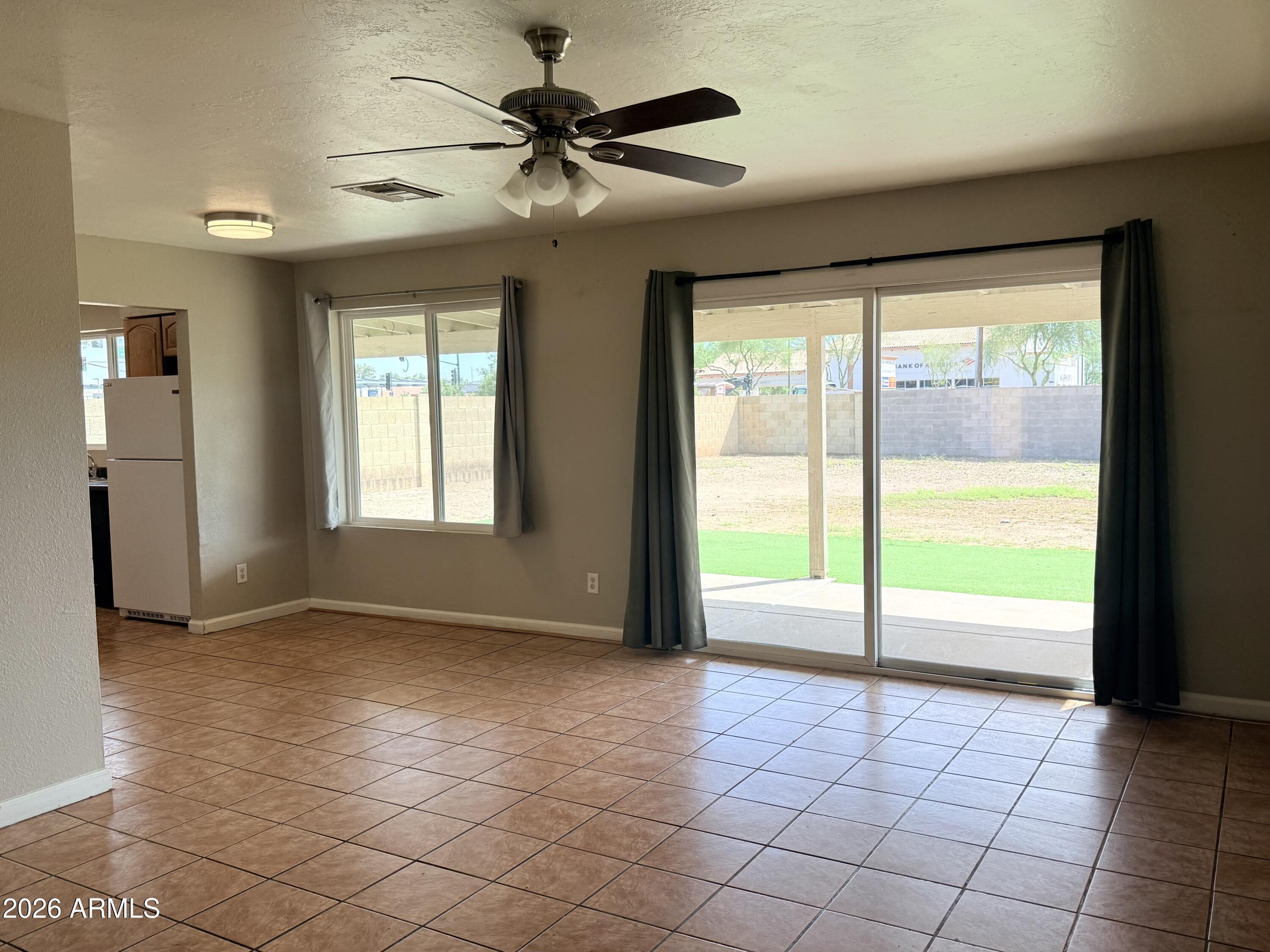 2913 W WOODRIDGE Drive