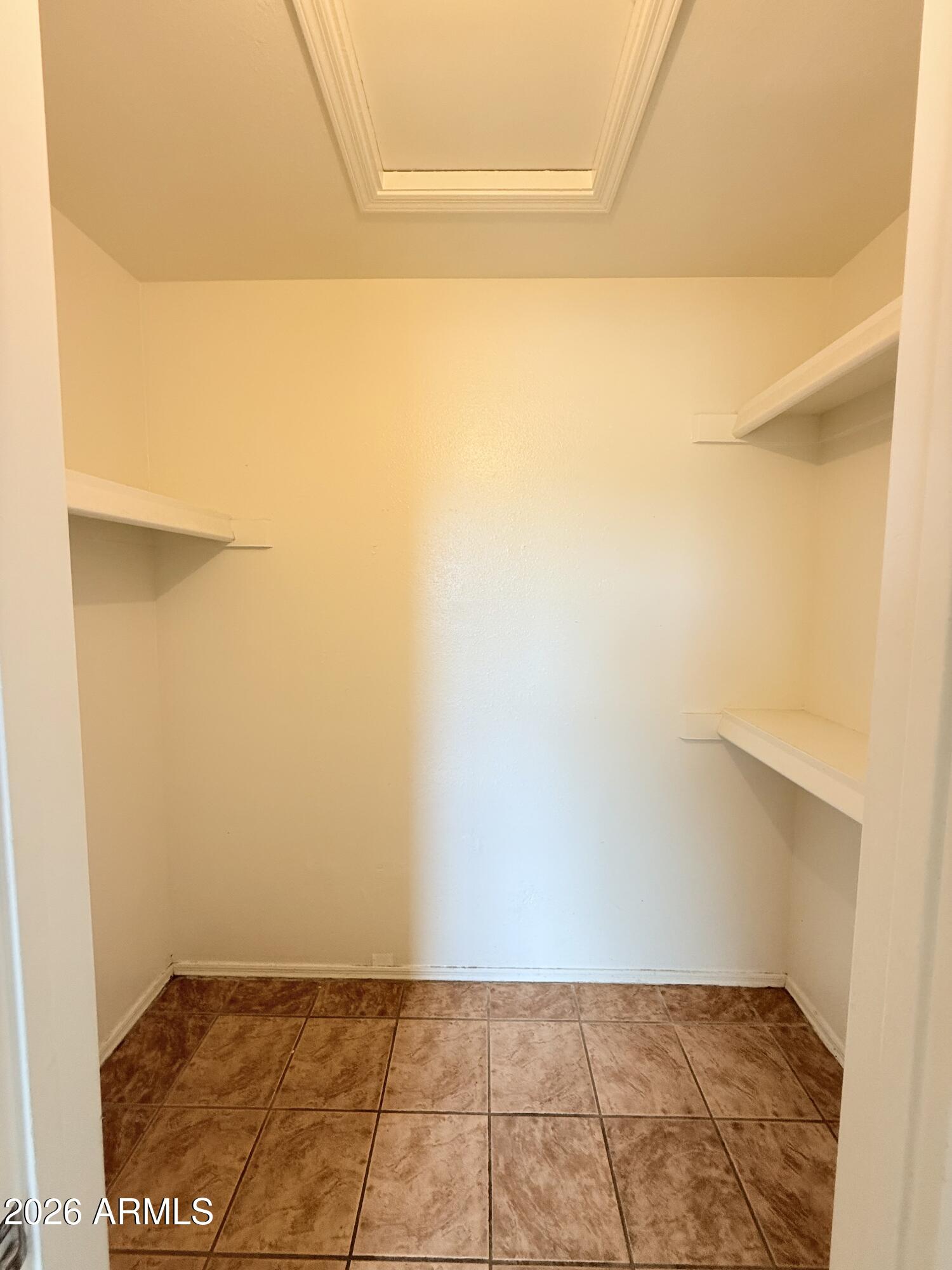 2913 W WOODRIDGE Drive