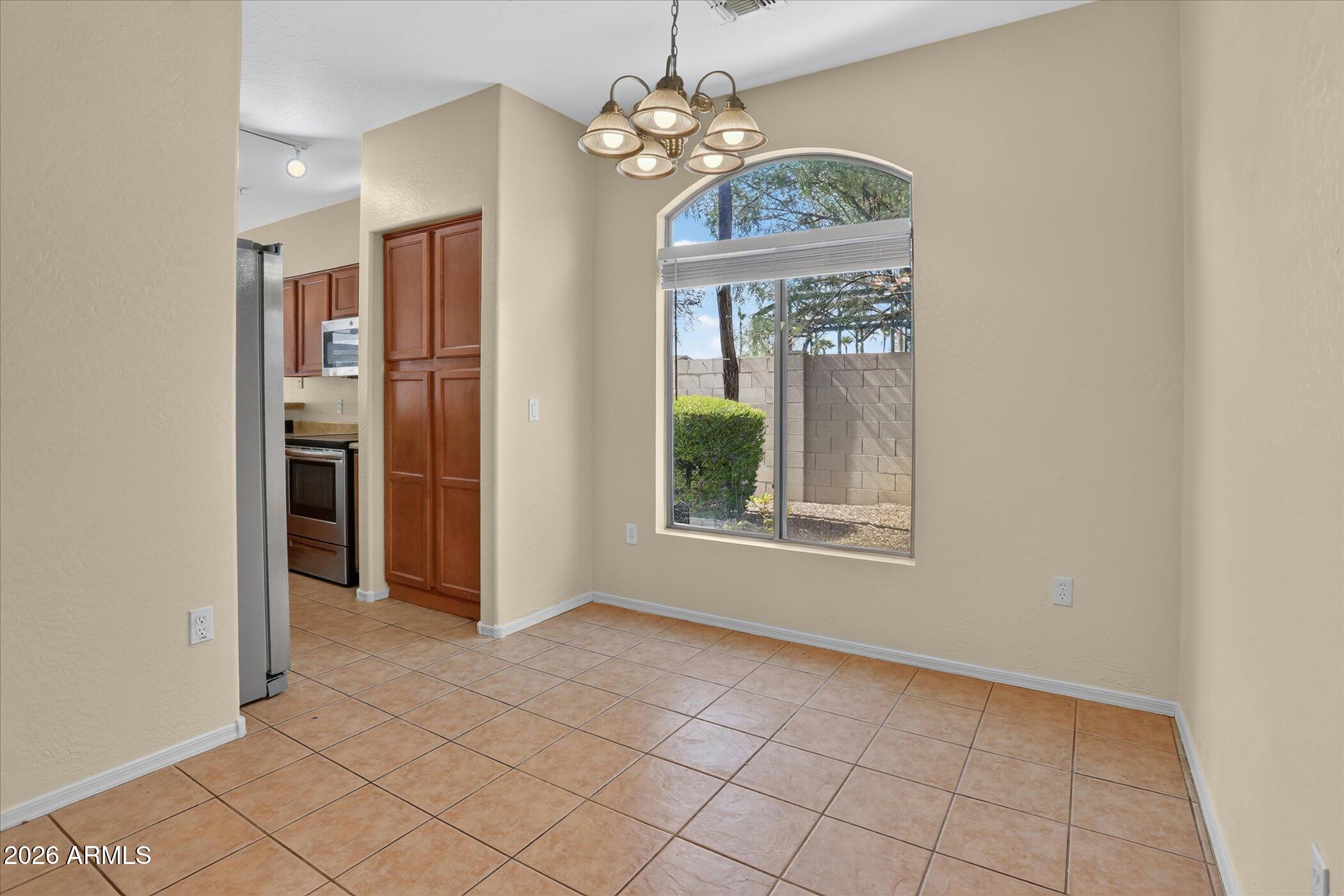 2150 E BELL Road 1090