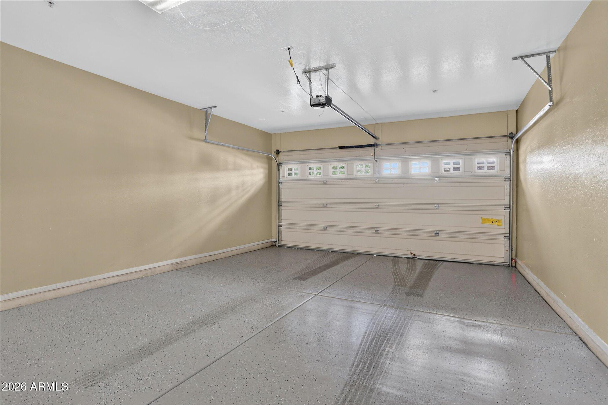 2150 E BELL Road 1090